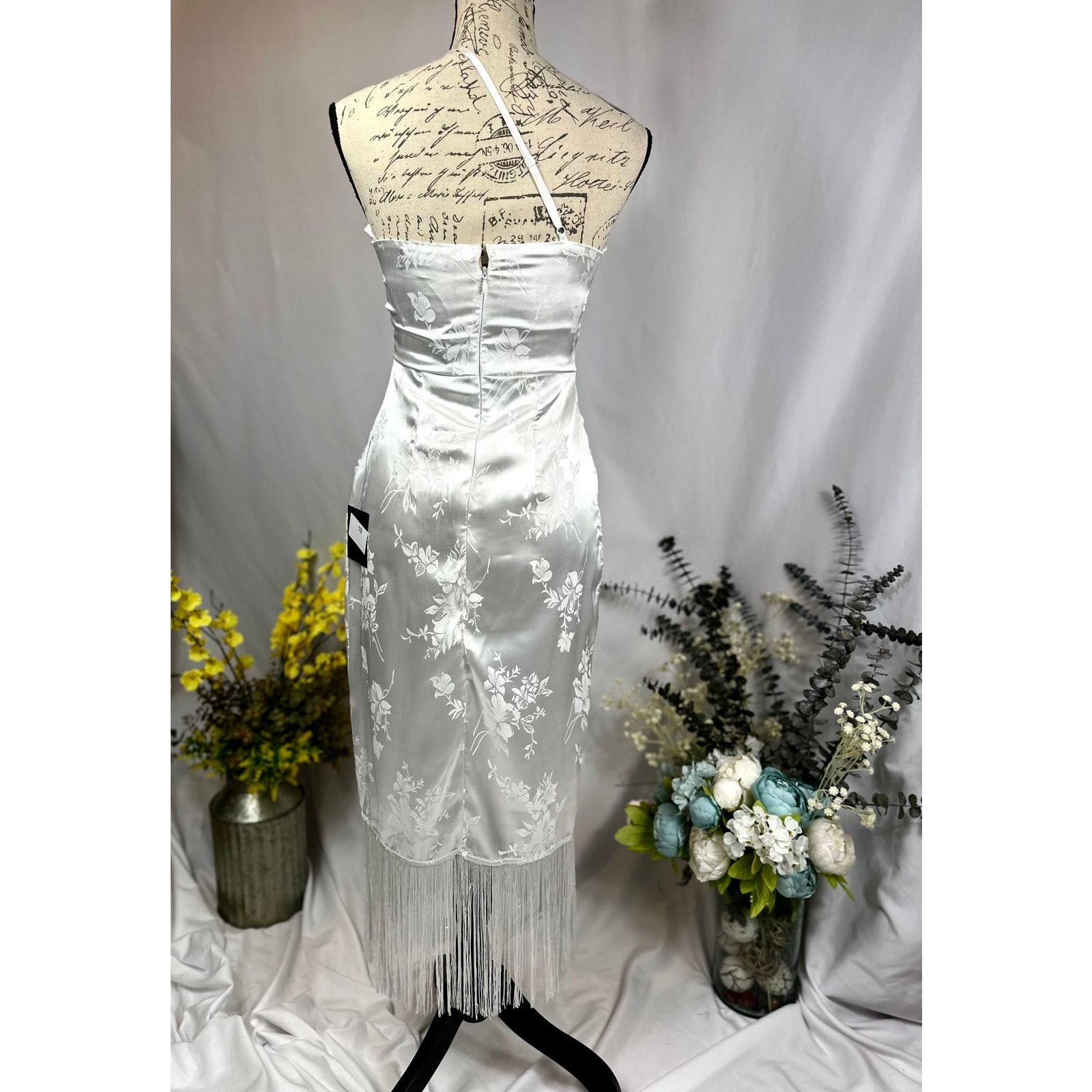 Other Lulus On the Dance floor White Jacquard Fringe Midi Dress XS Size XS / US 0-2 / IT 36-38 - 9 Thumbnail