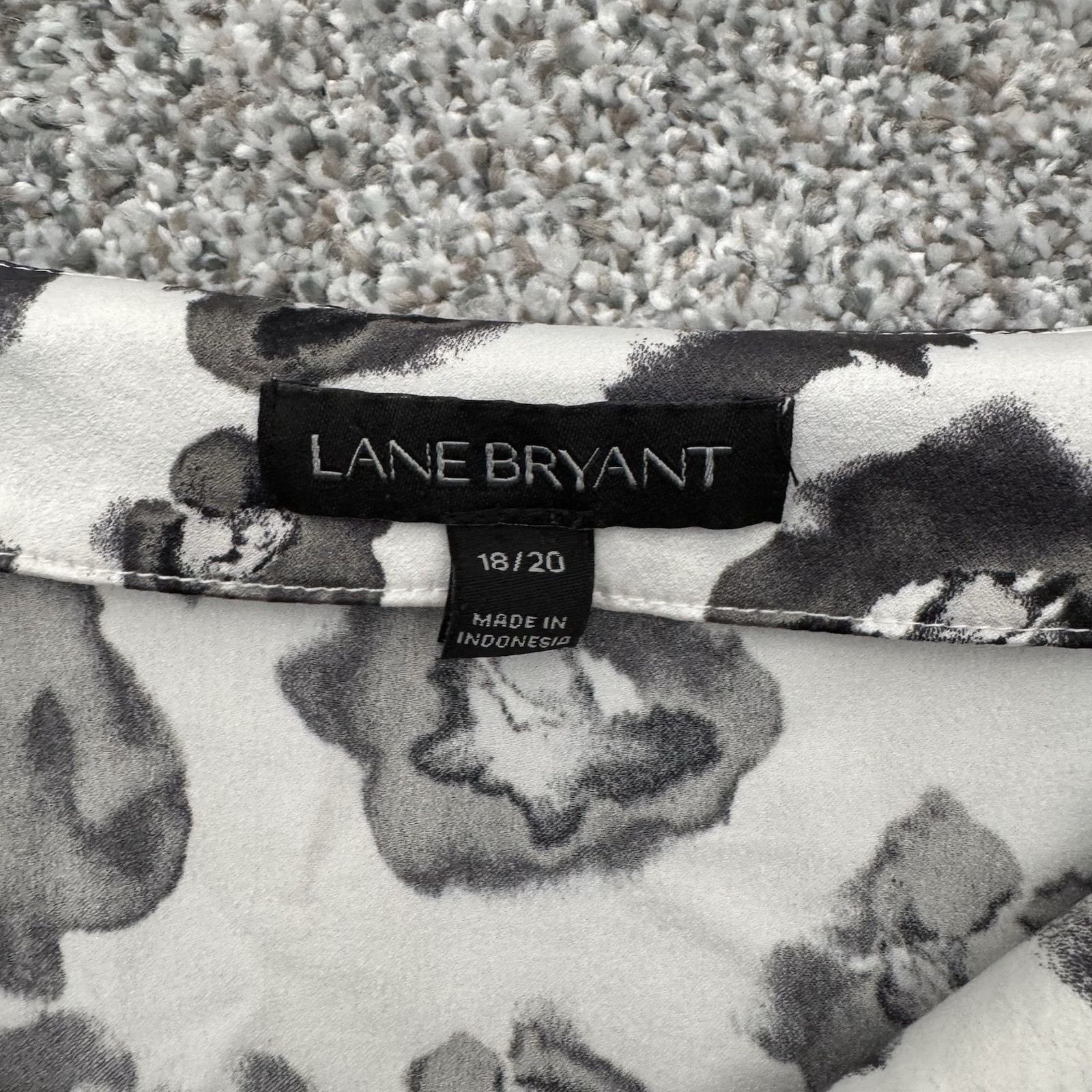 Other Lane Bryant Top Womens 18/20 Plus Floral Poppy Bell Sleeve Size XXL / US 16-18 / IT 52-54 - 5 Thumbnail