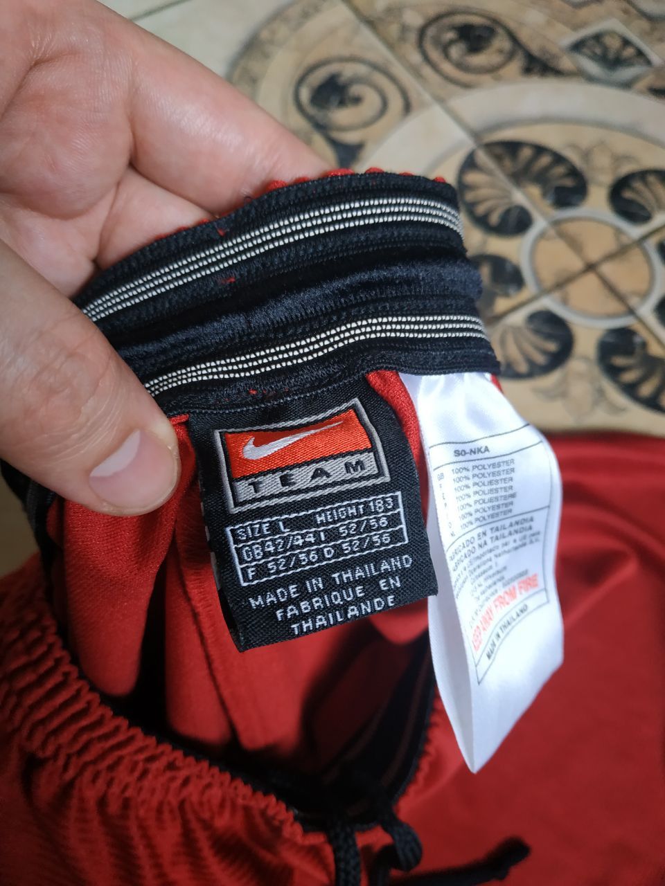 Nike Vintage Nike Team Shorts 90s Red Embroidered Swoosh Baggy L Size US 32 / EU 48 - 7 Thumbnail