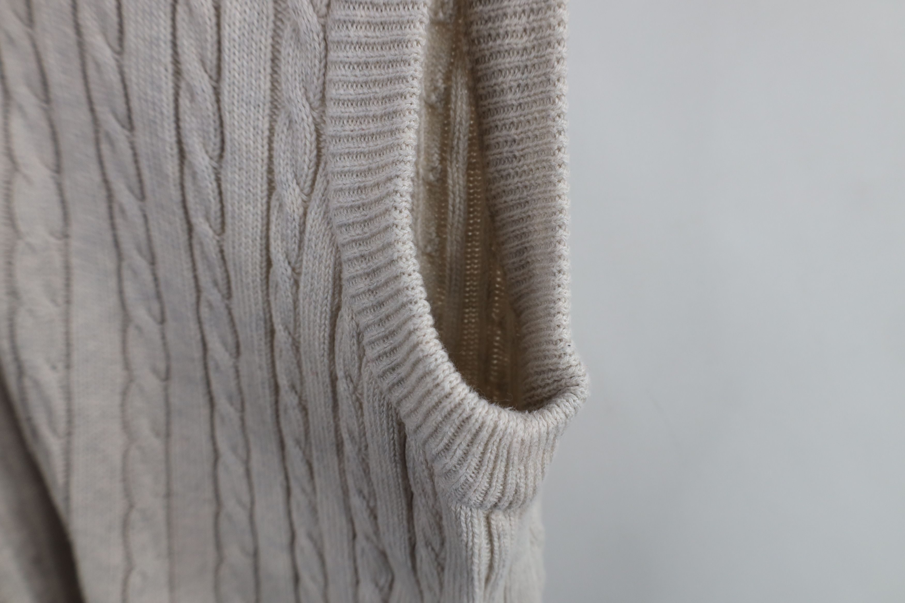 Vintage Vintage 90s Streetwear Cable Knit V-Neck Sweater Vest Beige Size US XL / EU 56 / 4 - 5 Thumbnail