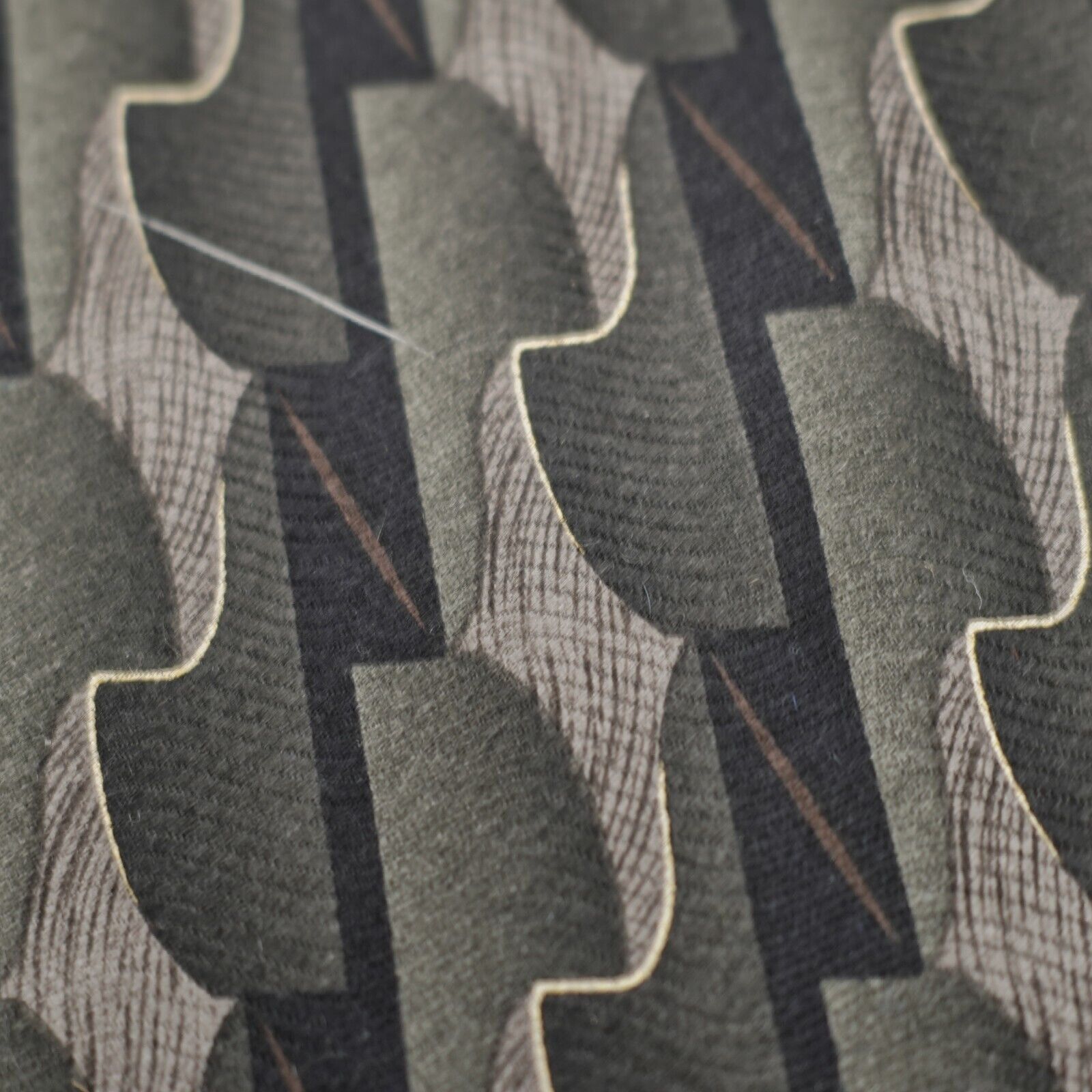 J Ferrar J. Ferrar Abstract Green Tan Jacquard Print Short Wide Silk Size ONE SIZE - 2 Thumbnail