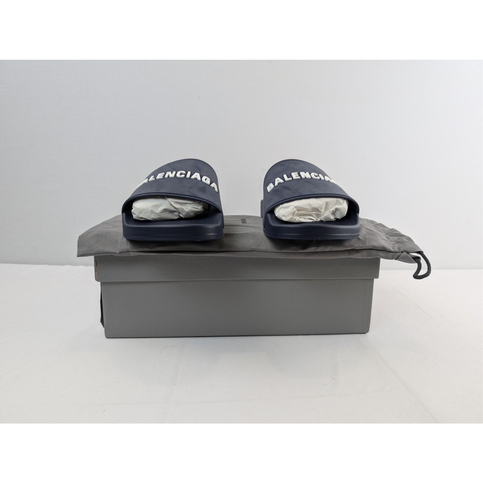 Balenciaga o1rshd1 Smooth Rubber Pool Slide Slider Slipper Navy/White Size US 10 / EU 43 - 16 Thumbnail