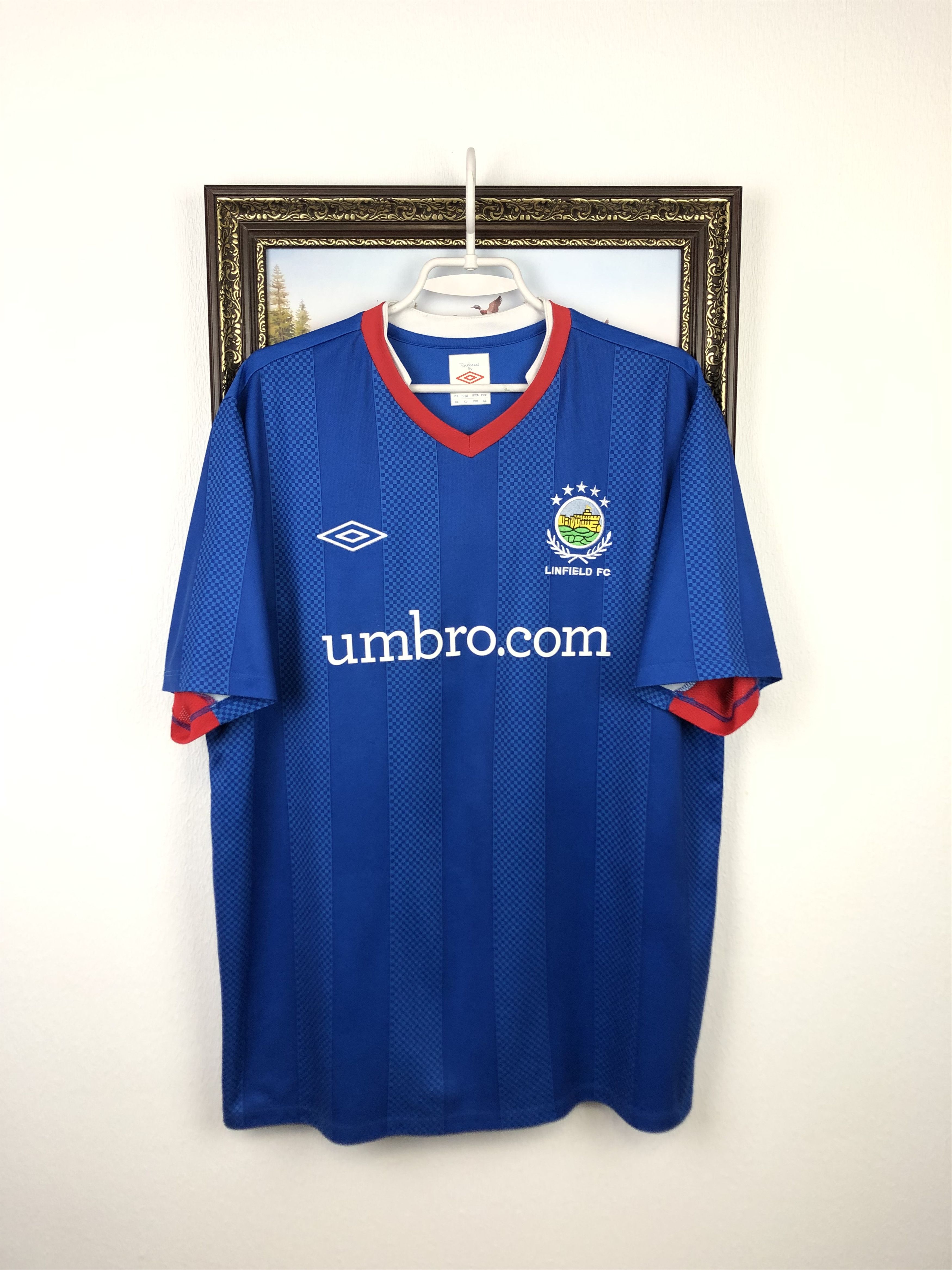 Umbro Linfield Home football shirt 2012 Soccer Umbro Mens Jersey Size US XL / EU 56 / 4 - 1 Thumbnail