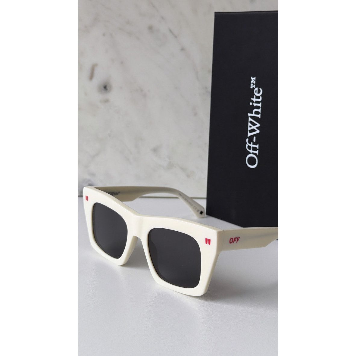 Off-White NEW Off White Selma White Oversized Sunglasses Size ONE SIZE - 2 Thumbnail