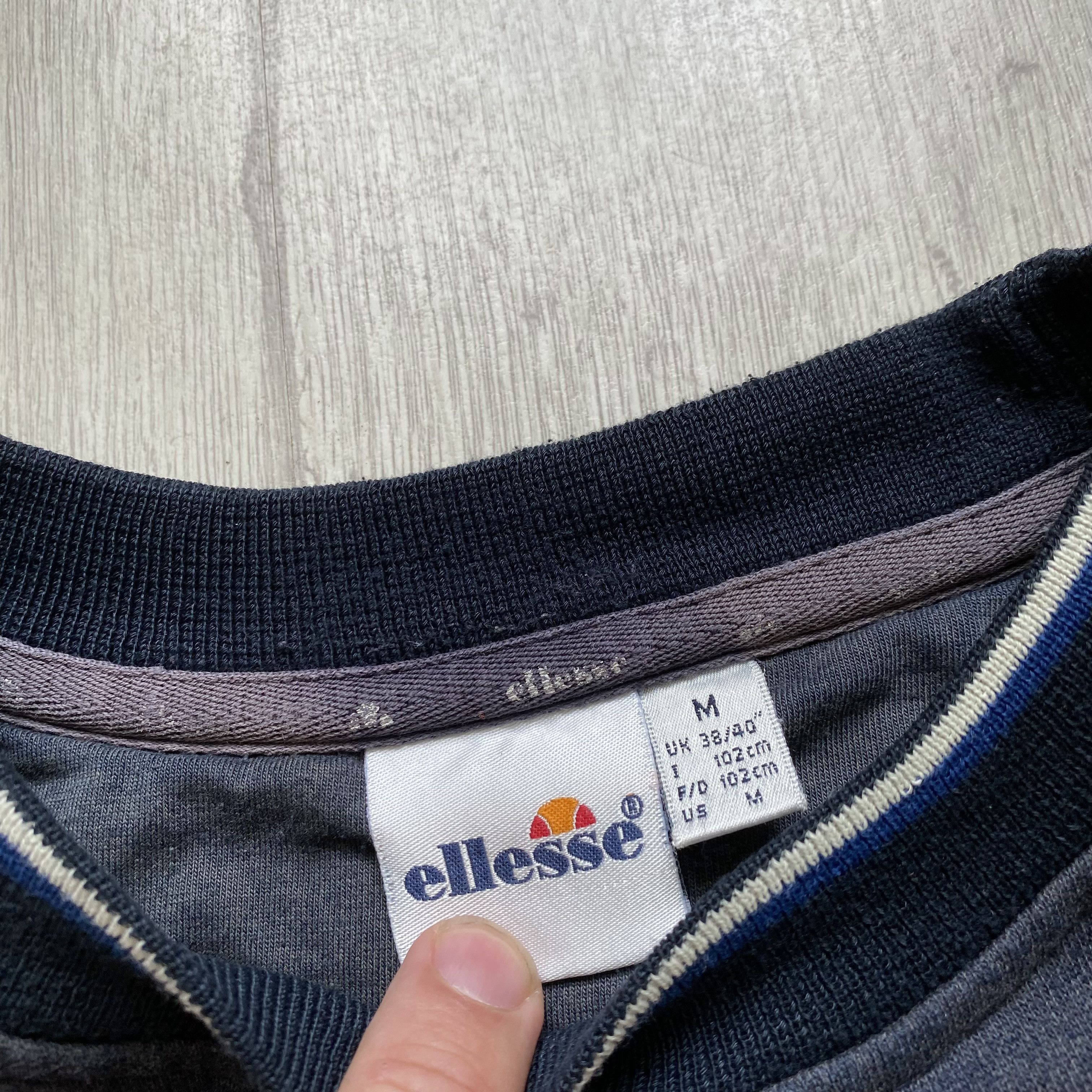 Ellesse Vintage 90s Faded Ellesse sweatshirt Center logo Nike Umbro Size US M / EU 48-50 / 2 - 7 Thumbnail