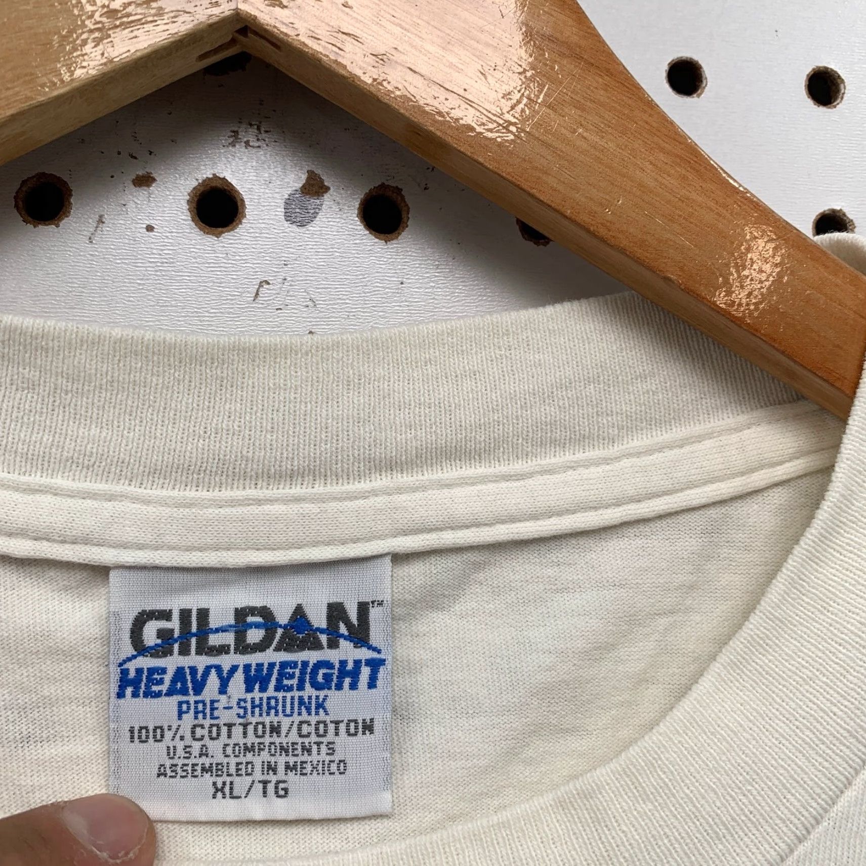 Gildan VINTAGE 90s Spring Break Beer Shirt Mens XL White Ft Myers Florida USA BRO Shirt Size US XL / EU 56 / 4 - 3 Thumbnail