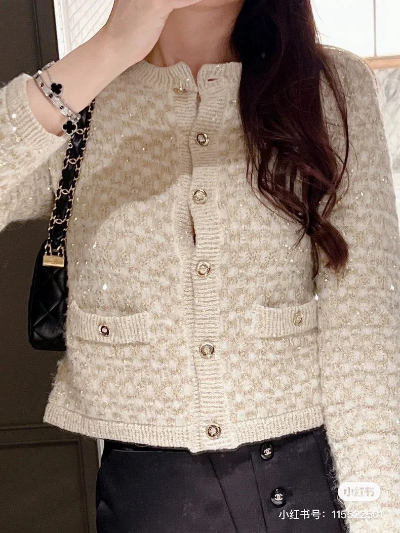 Chanel Chanel 23B white gold sequin knitted cardigan jacket Size XS / US 0-2 / IT 36-38 - 7 Thumbnail