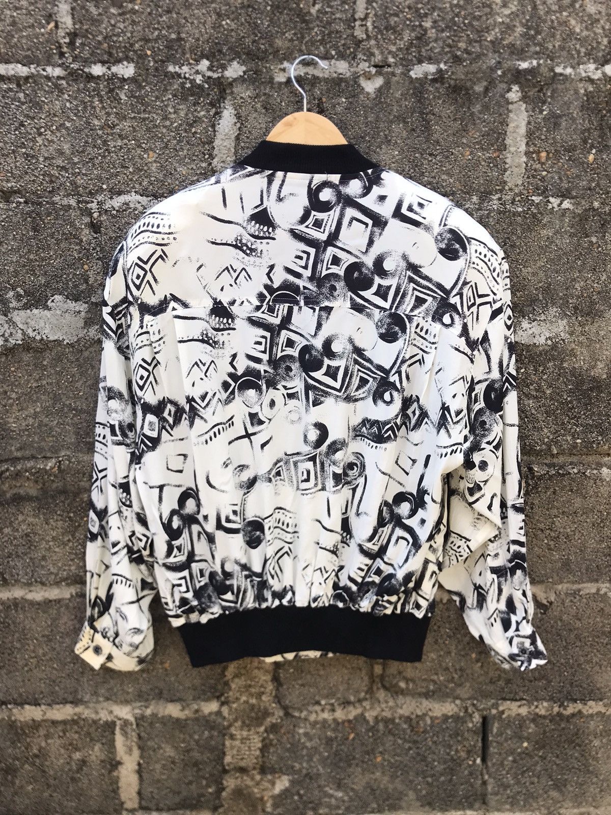 Japanese Brand (NWT) Rare Design Silk Material Prio Blanca Size US L / EU 52-54 / 3 - 17 Thumbnail