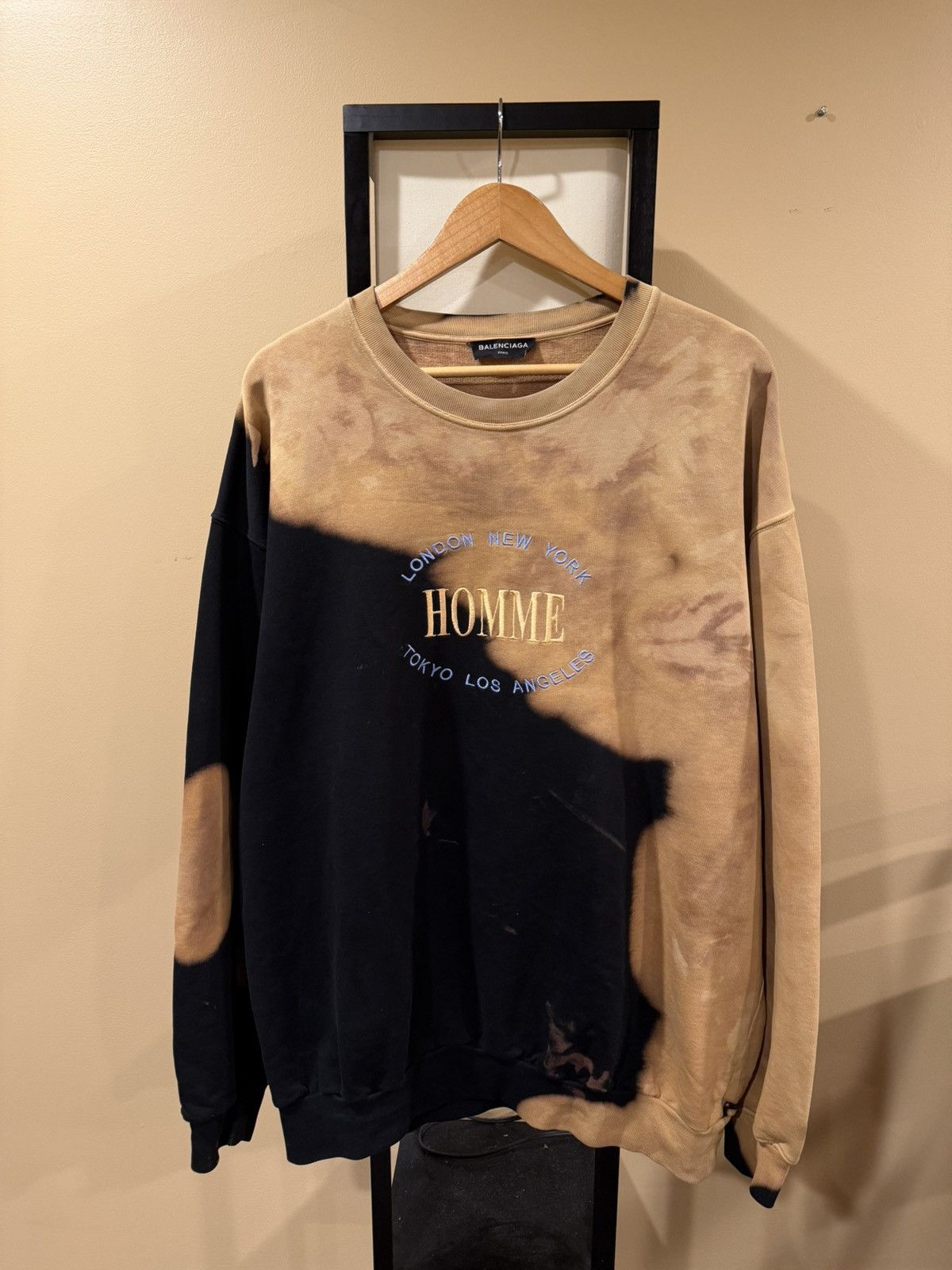 Balenciaga Balenciaga Homme City Bleached / Black Crewneck Sweatshirt Size US L / EU 52-54 / 3 - 1 Thumbnail