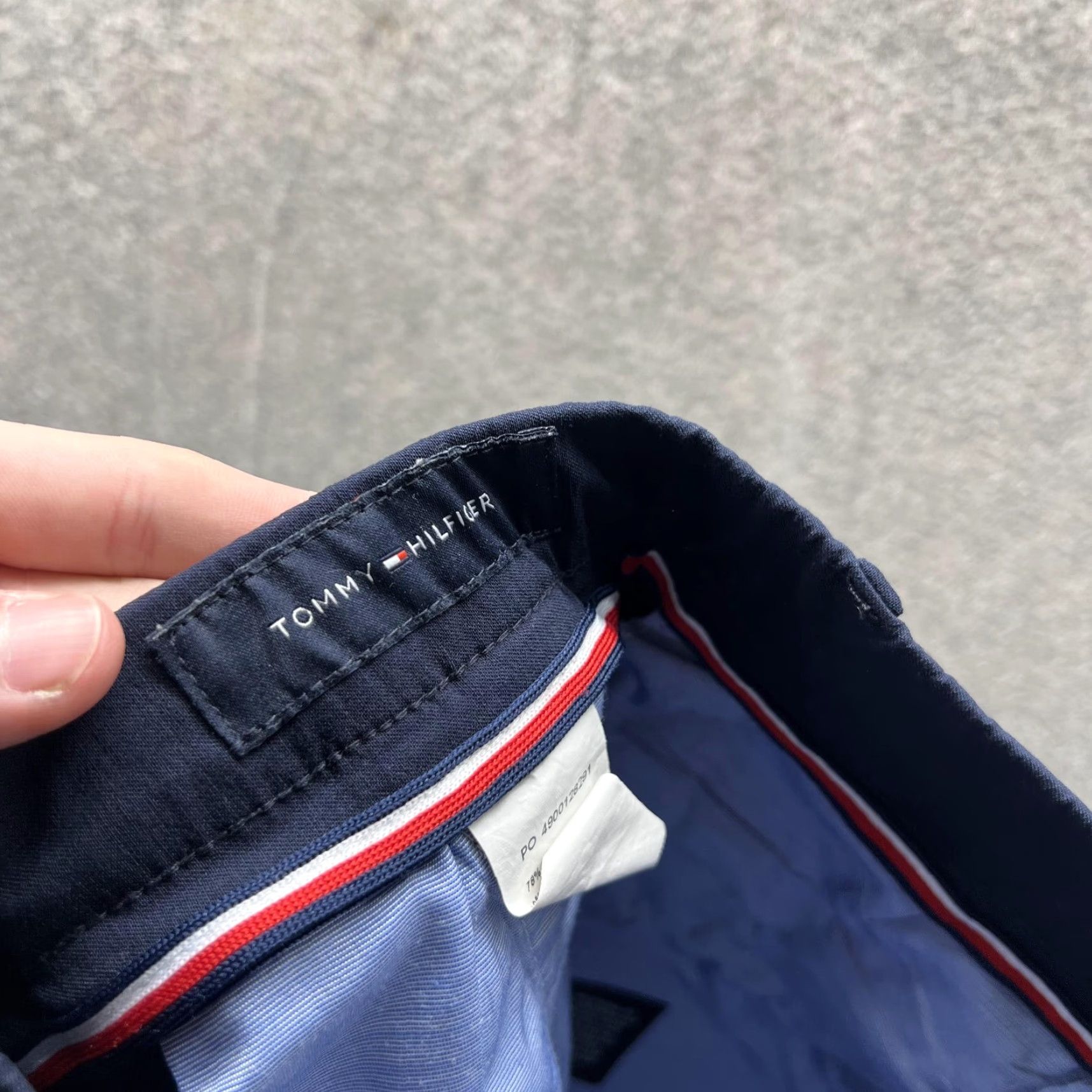 Tommy Hilfiger VINTAGE Tommy Hilfiger Pants Mens 32 Blue Chino Flat Front Cotton Trousers Regular Straight Front(32) Navy Brown? Size US 32 / EU 48 - 3 Thumbnail