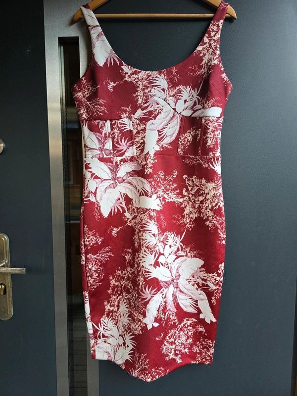 Guess Stunning sleeveless midi bodycon dress with a floral pattern Size L / US 10 / IT 46 - 3 Thumbnail