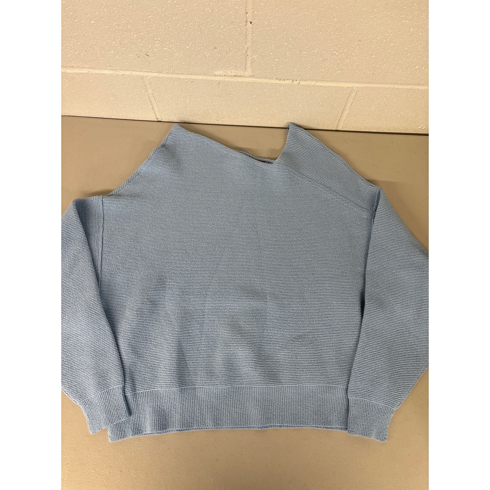 Free People New free people Sz small s ottoman off shoulder sweater blue Size S / US 4 / IT 40 - 4 Thumbnail
