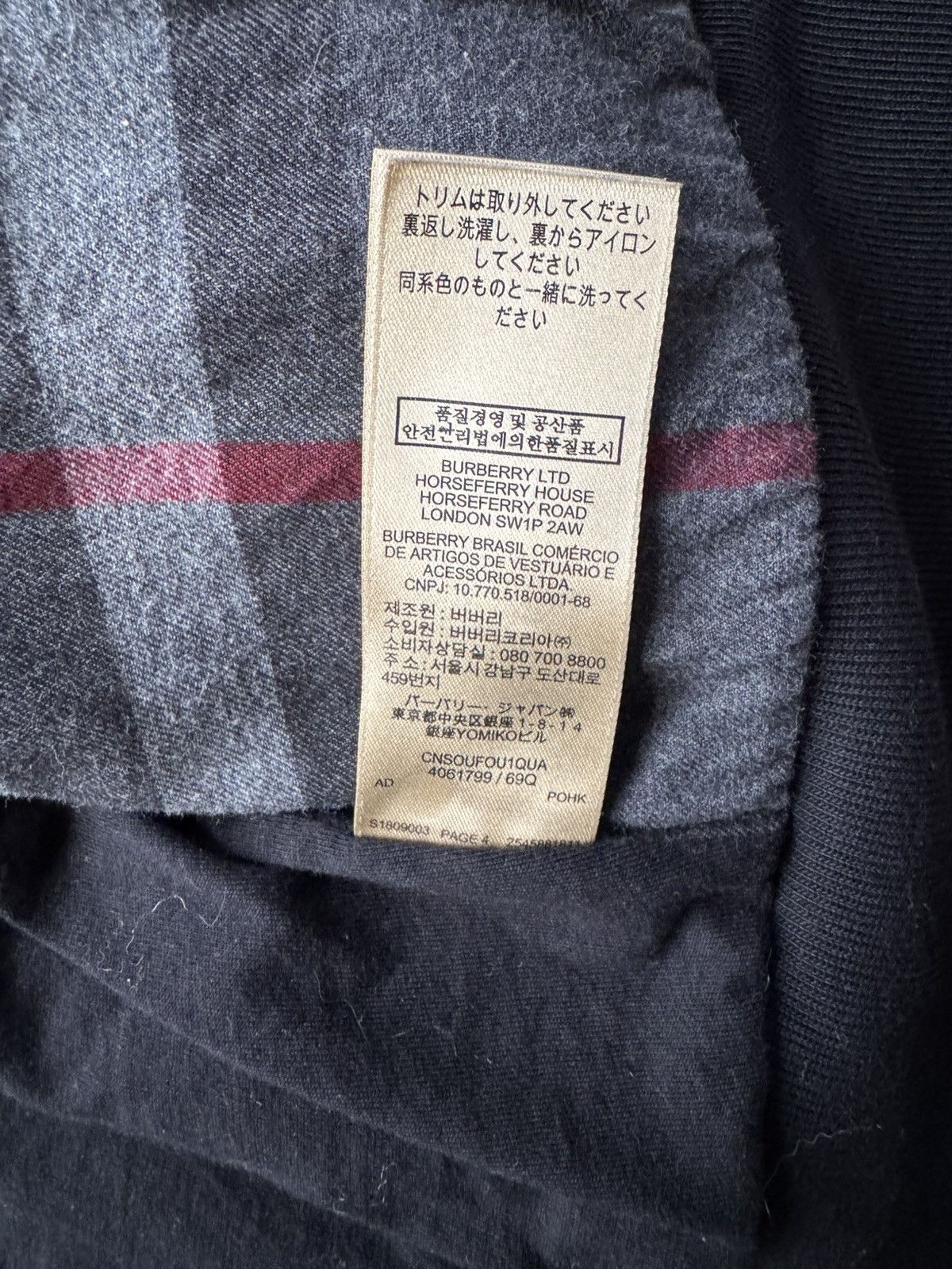 Burberry Burberry zip up jacket with plaid lining Size US S / EU 44-46 / 1 - 5 Thumbnail