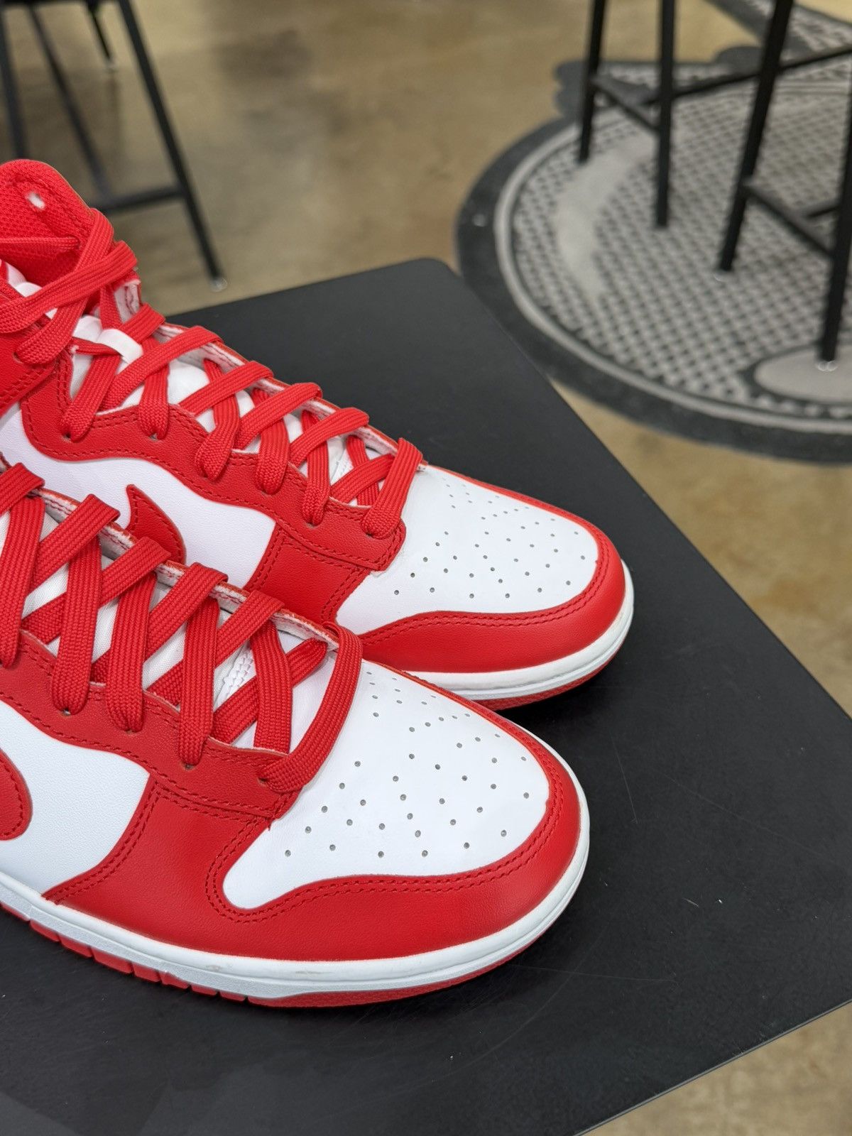 Nike Nike Dunk High Championship Red Size 8.5 (2022) Size US 8.5 / EU 41-42 - 8 Thumbnail
