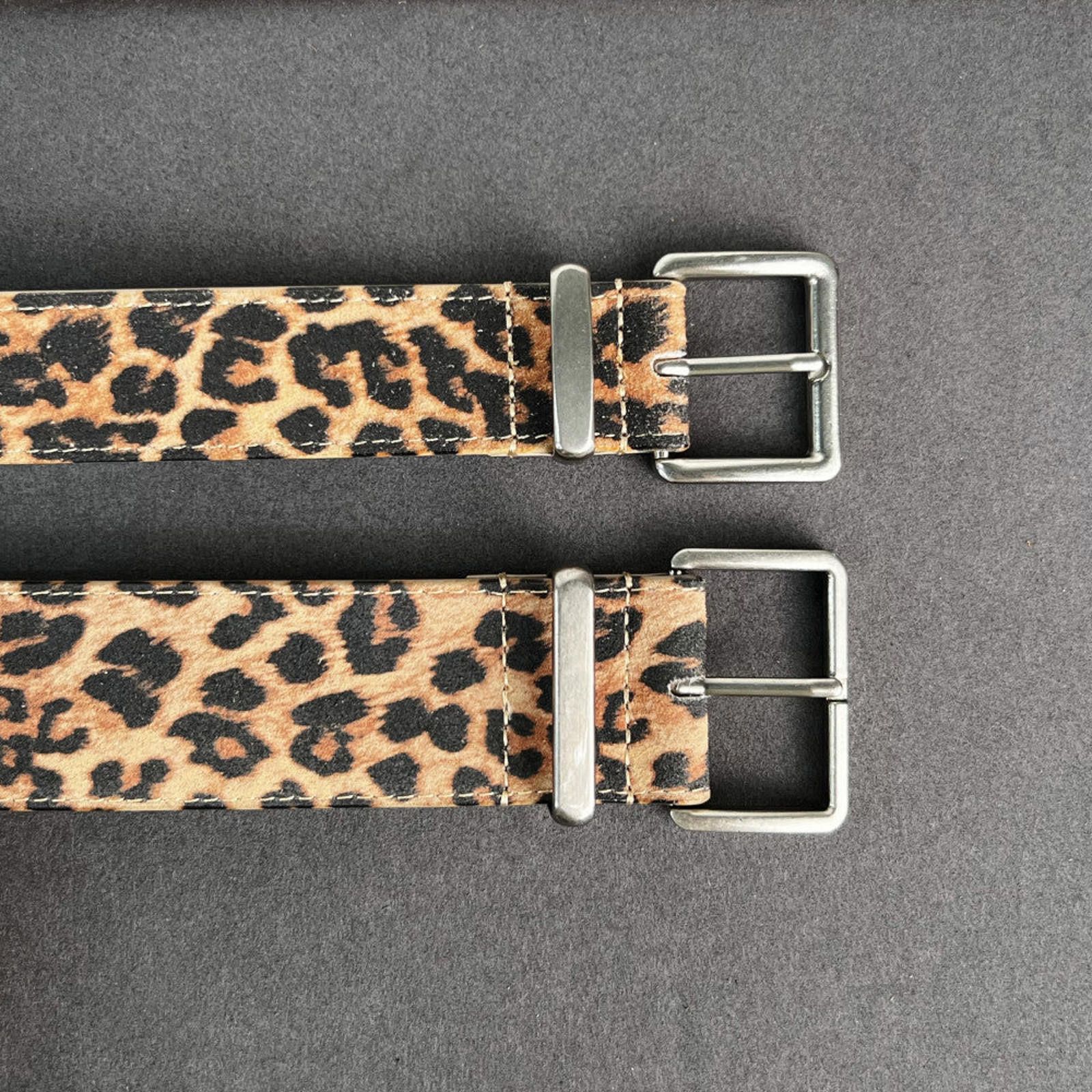 Louis Vuitton Belt Black Leather LV Logo Buckle