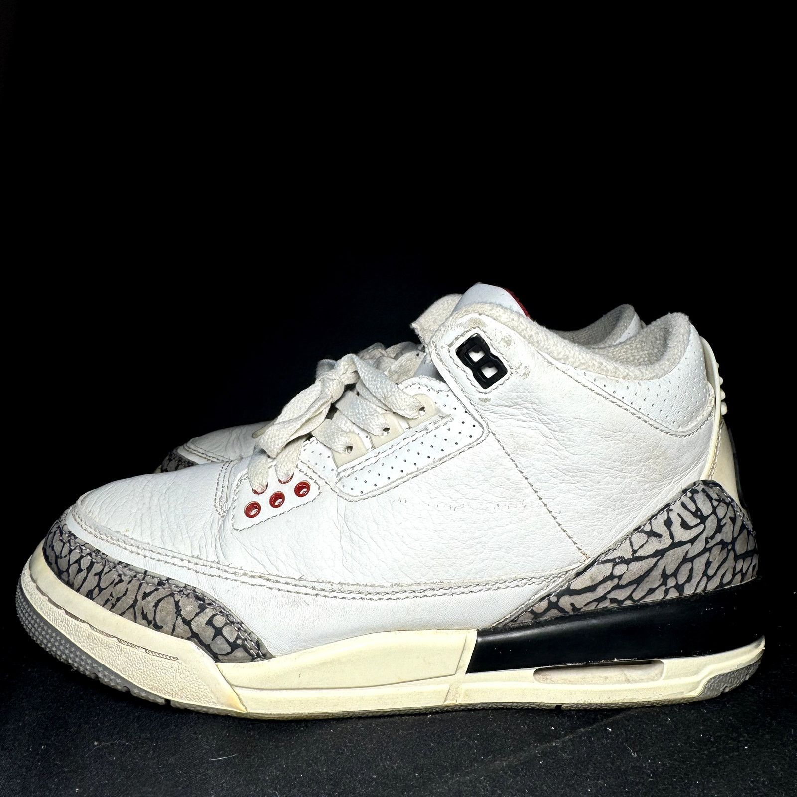 Jordan Brand × Nike Size 6.5 Nike Air Jordan 3 Retro GS White Cement Reimagined Size US 6.5 / EU 39-40 - 8 Thumbnail