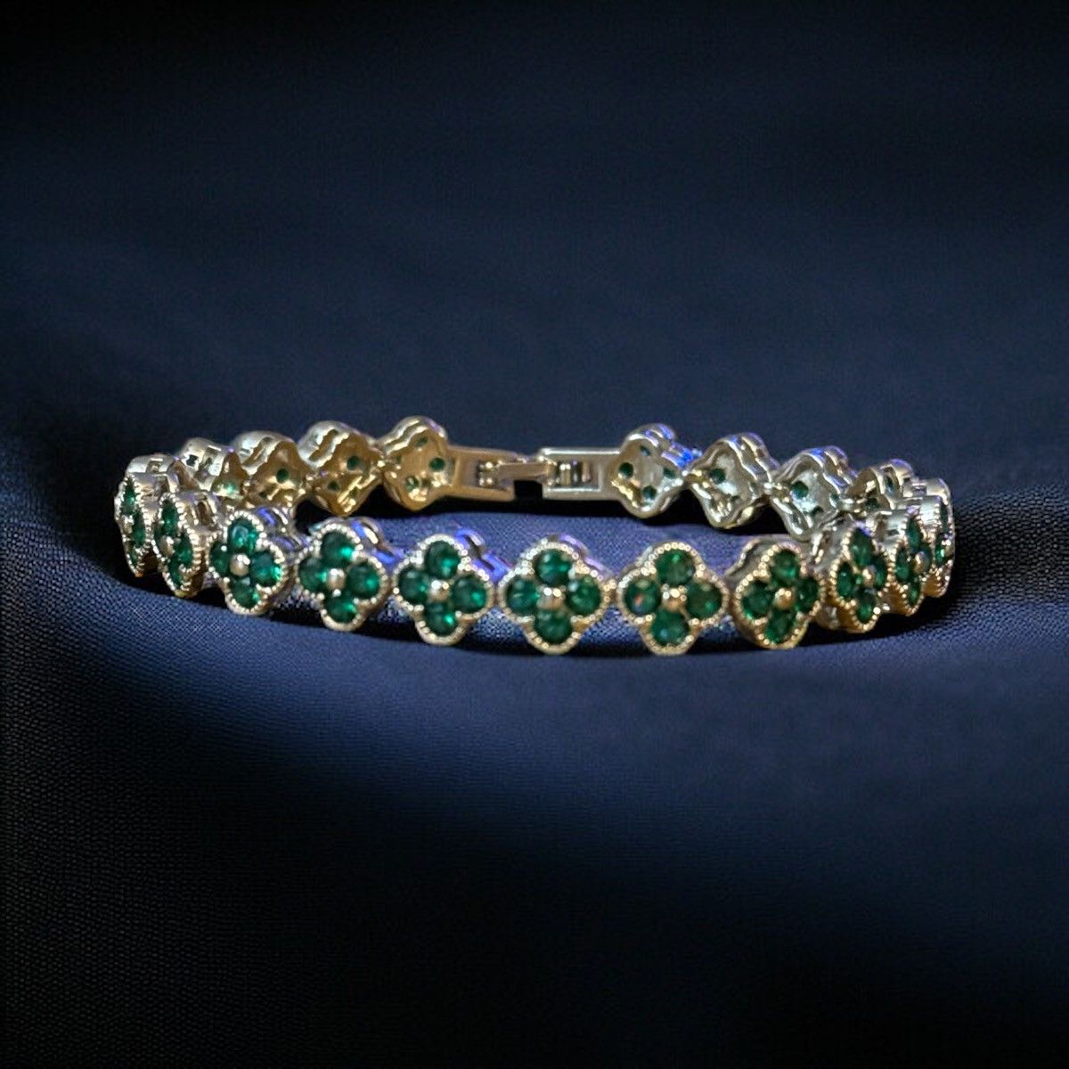 Other Silver tone emerald clovers tennis bracelet Size ONE SIZE - 1 Thumbnail