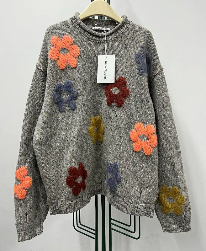 Acne Studios Acne Studios Gray Floral Embroidered Sweater Size US S / EU 44-46 / 1 - 1 Thumbnail