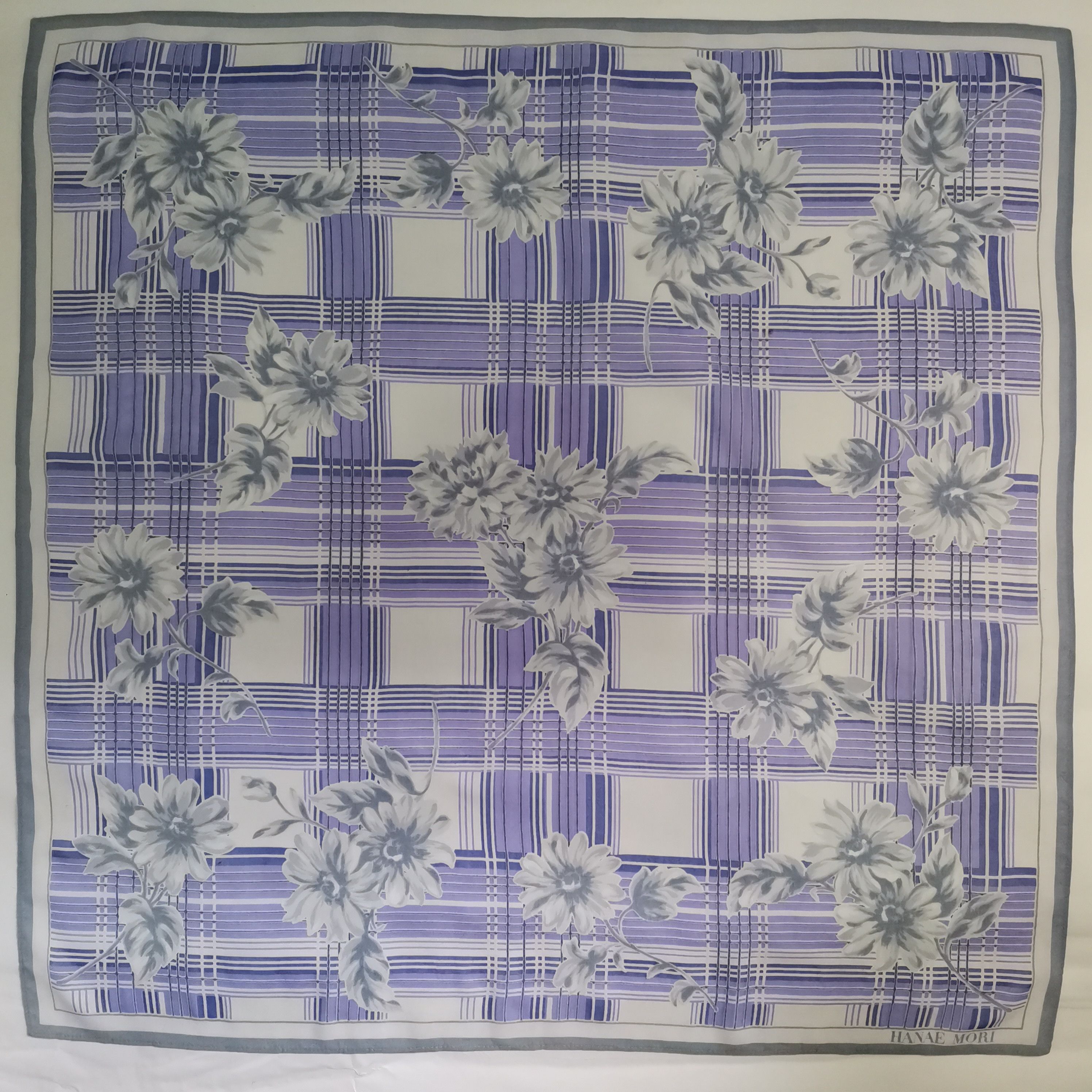 Hanae Mori HANAE MORI SCARF/ HANDKERCHIEF/ BANDANA Size ONE SIZE - 2 Thumbnail