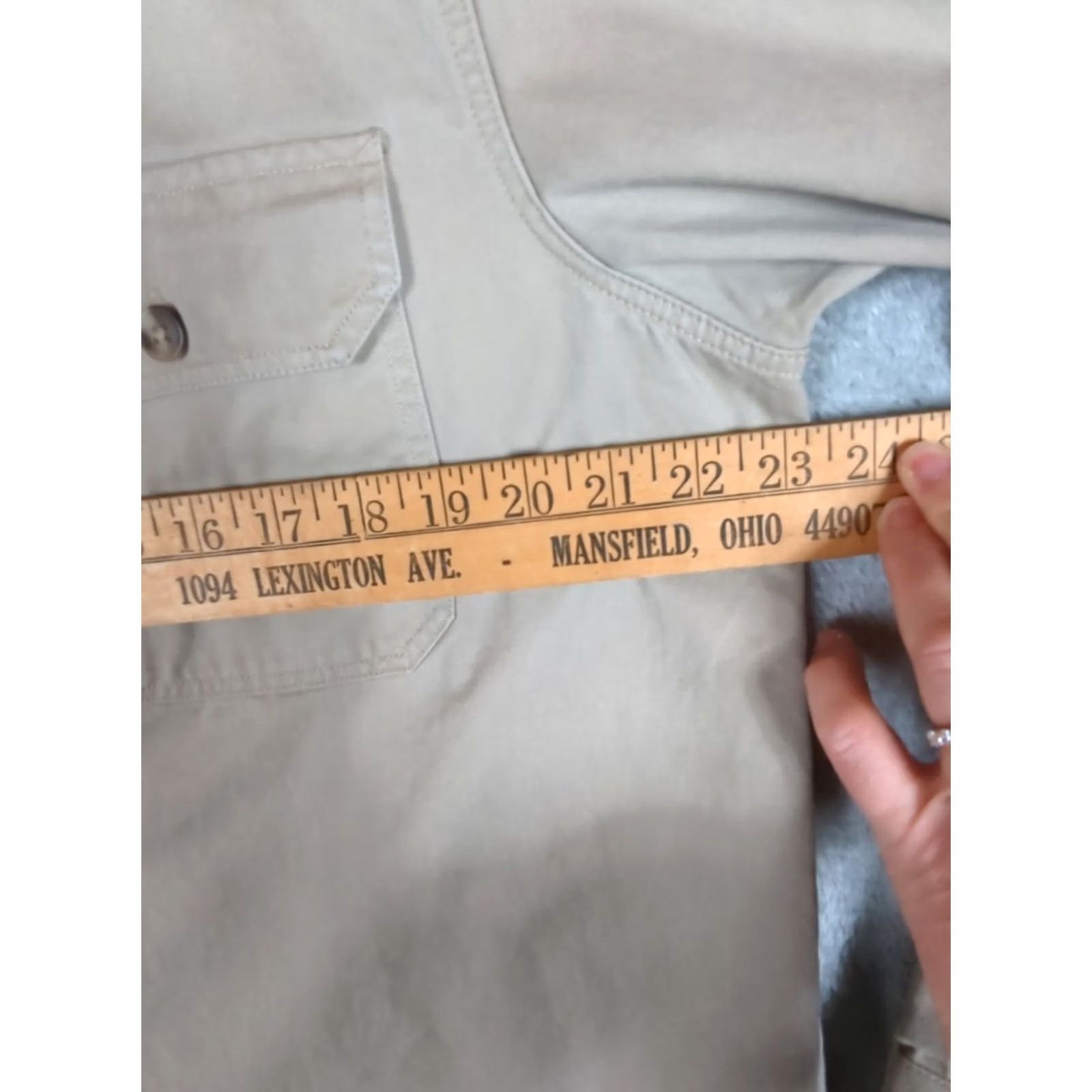 Banana Republic BANANA REPUBLIC Shirt Button-Up Khaki Solid Regular Fit L Long Sleeve Cotton Twill Casual Work Utility Mens Size US L / EU 52-54 / 3 - 7 Thumbnail