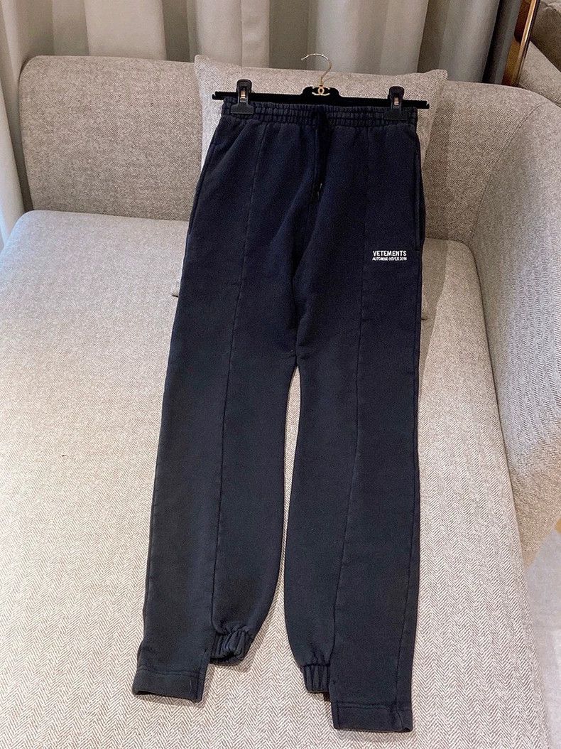 Vetements Vetements SizeXS Wear New Clothes for the New Season #Fashi Size US 30 / EU 46 - 1 Thumbnail