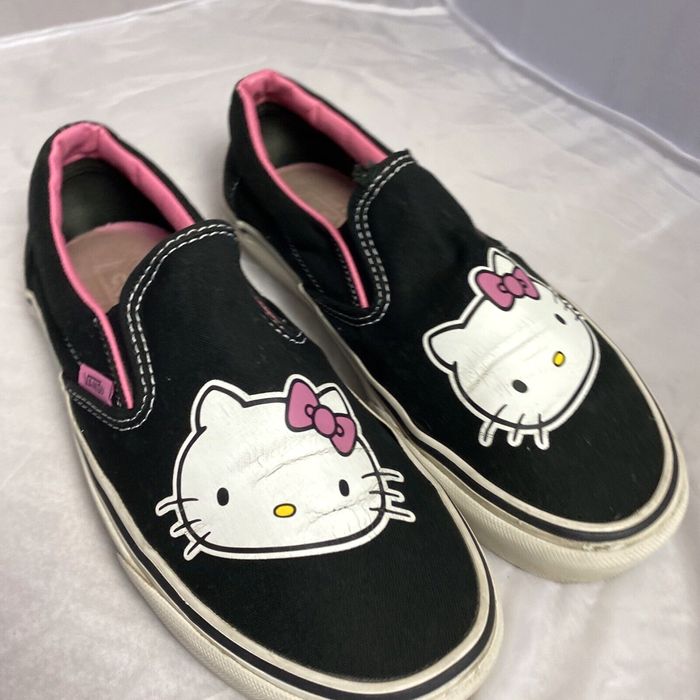 Vans hello hotsell kitty black