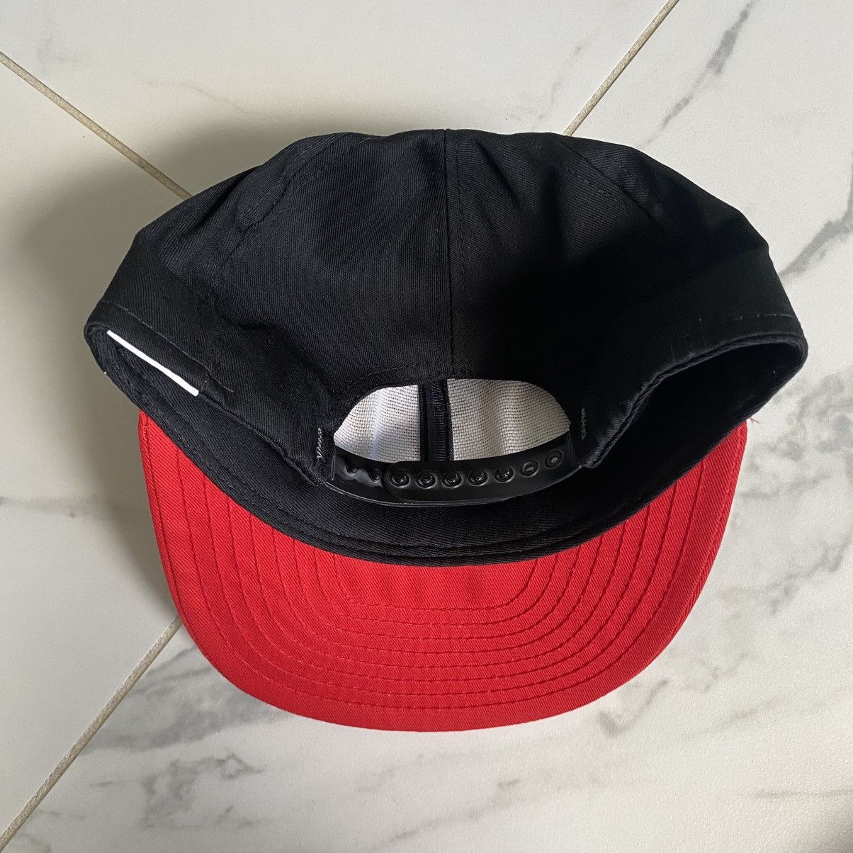 Vintage Vintage 1991-1992 Chicago Bulls Back To Back Champions Hat Size ONE SIZE - 3 Thumbnail