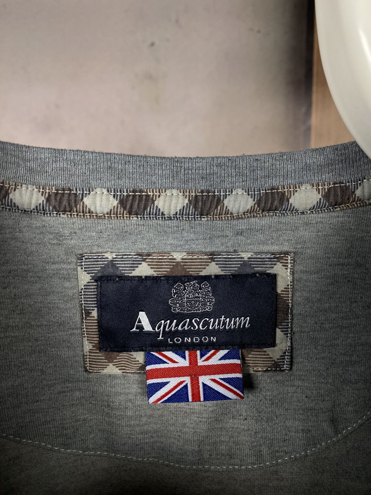 Aquascutum 🛡️T-Shirt Aquascutum Of London United Kingdom Big Logo Tee🛡️ Size US XL / EU 56 / 4 - 11 Thumbnail