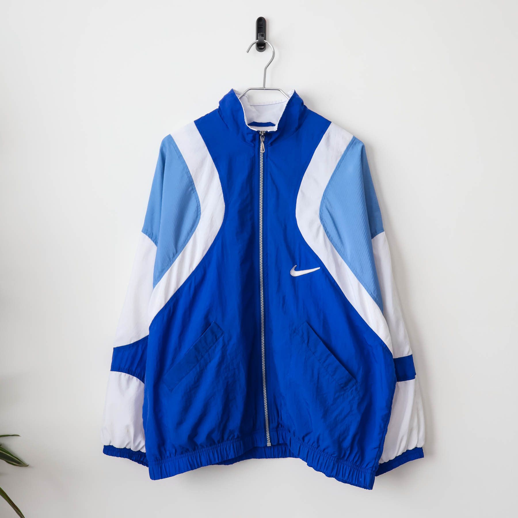 Nike Vintage Nike Small Swoosh Logo Softshell Windbreaker Jacket Size US XL / EU 56 / 4 - 1 Thumbnail