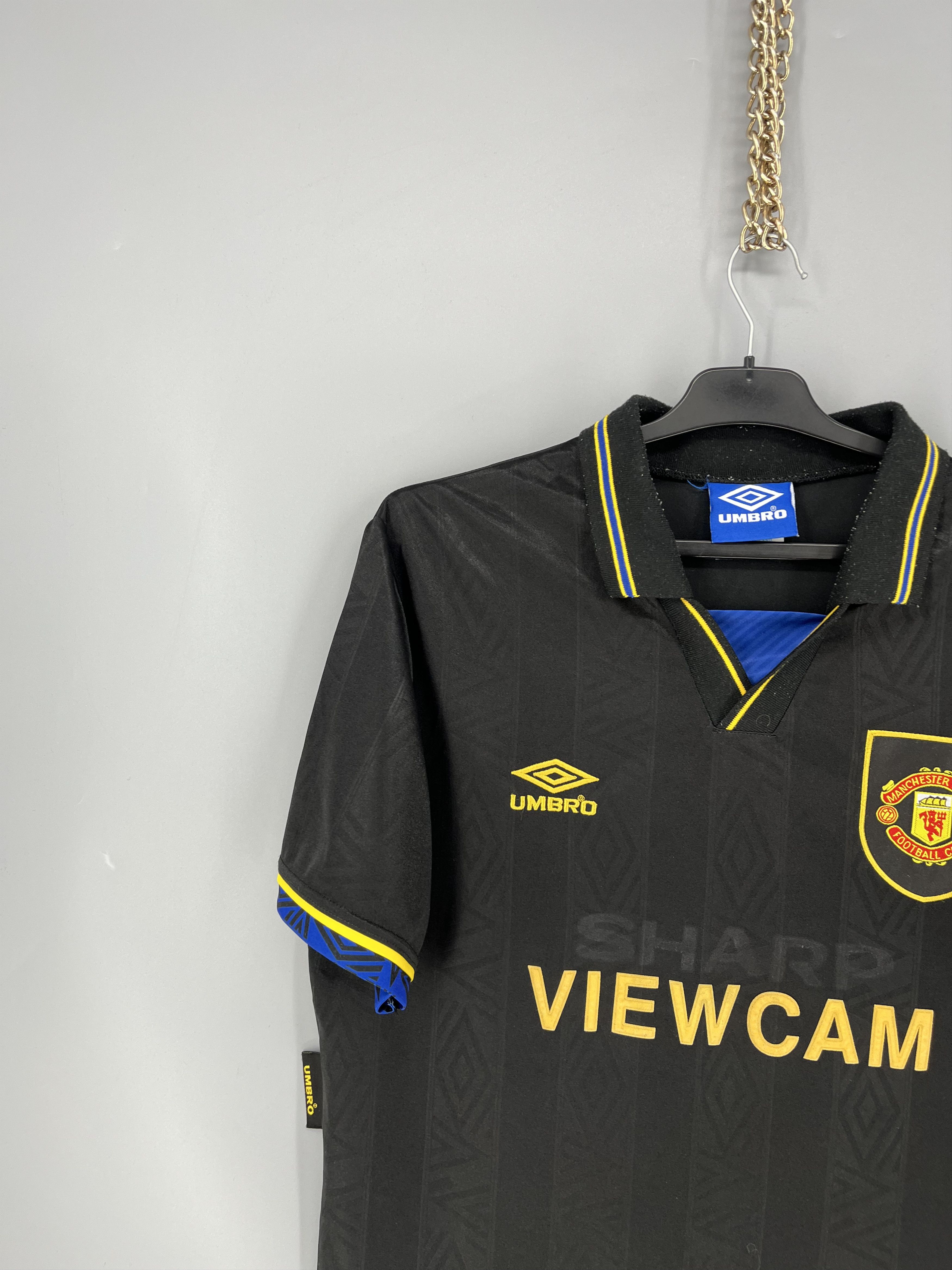 Umbro 1993-95 UMBRO Manchester United Away Cantona kung-fu Shirt Size US XL / EU 56 / 4 - 4 Thumbnail
