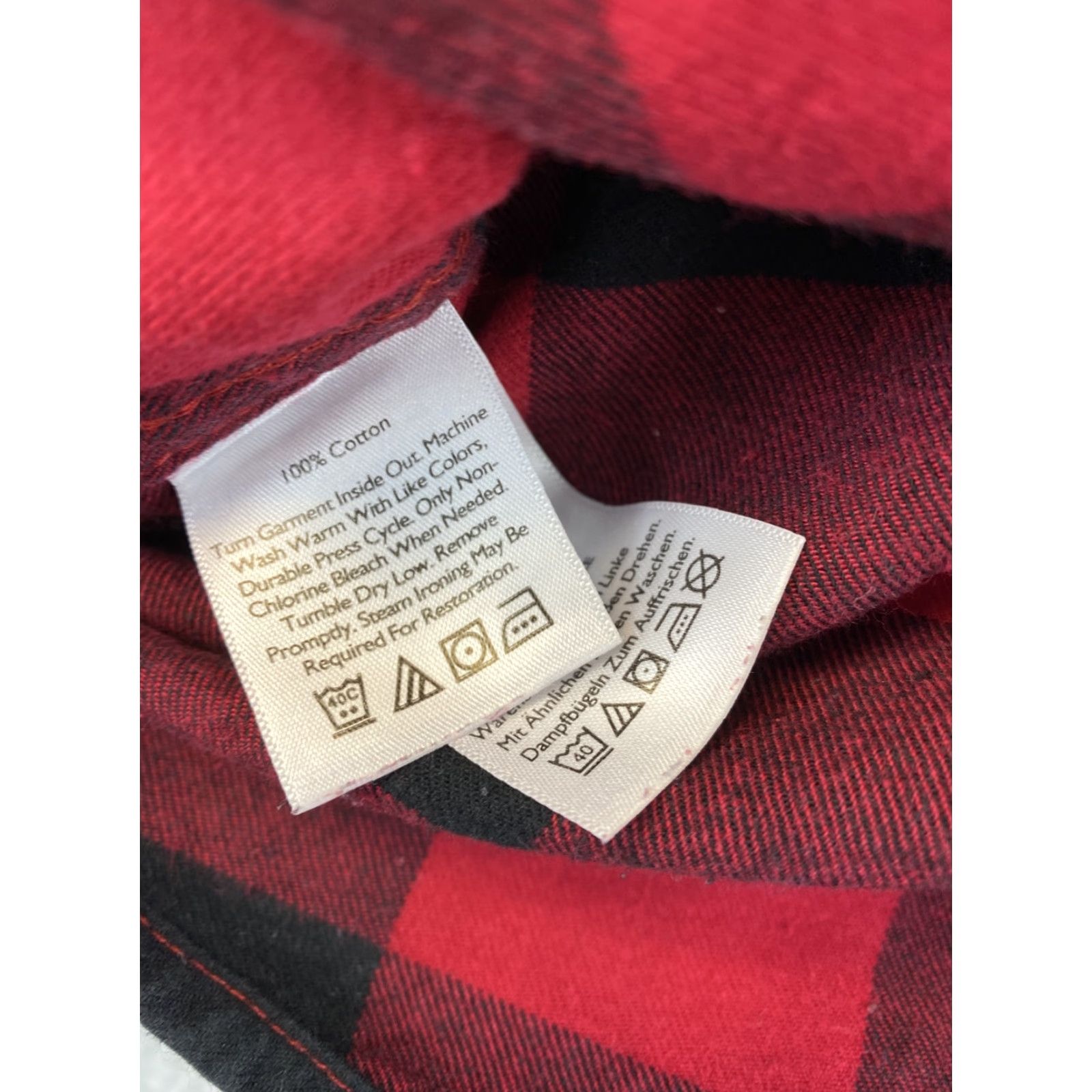 Eddie Bauer VINTAGE? Wait: It's Not Vintage. So: Eddie Bauer Plaid Shirt Slim Fit M Red Black 100% Cotton Button-Up Long Sleeve Unisex Adults Casual Shirt 79-4 Size US M / EU 48-50 / 2 - 6 Thumbnail