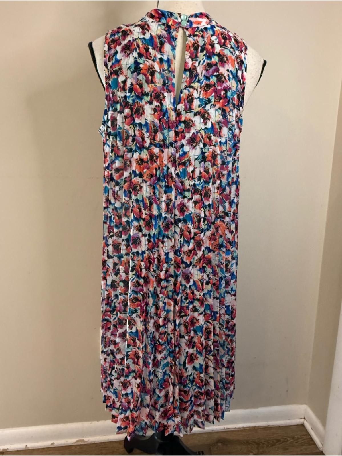Other Nicole by Nicole Miller midi dress floral pleated SZ 4 Size S / US 4 / IT 40 - 4 Thumbnail