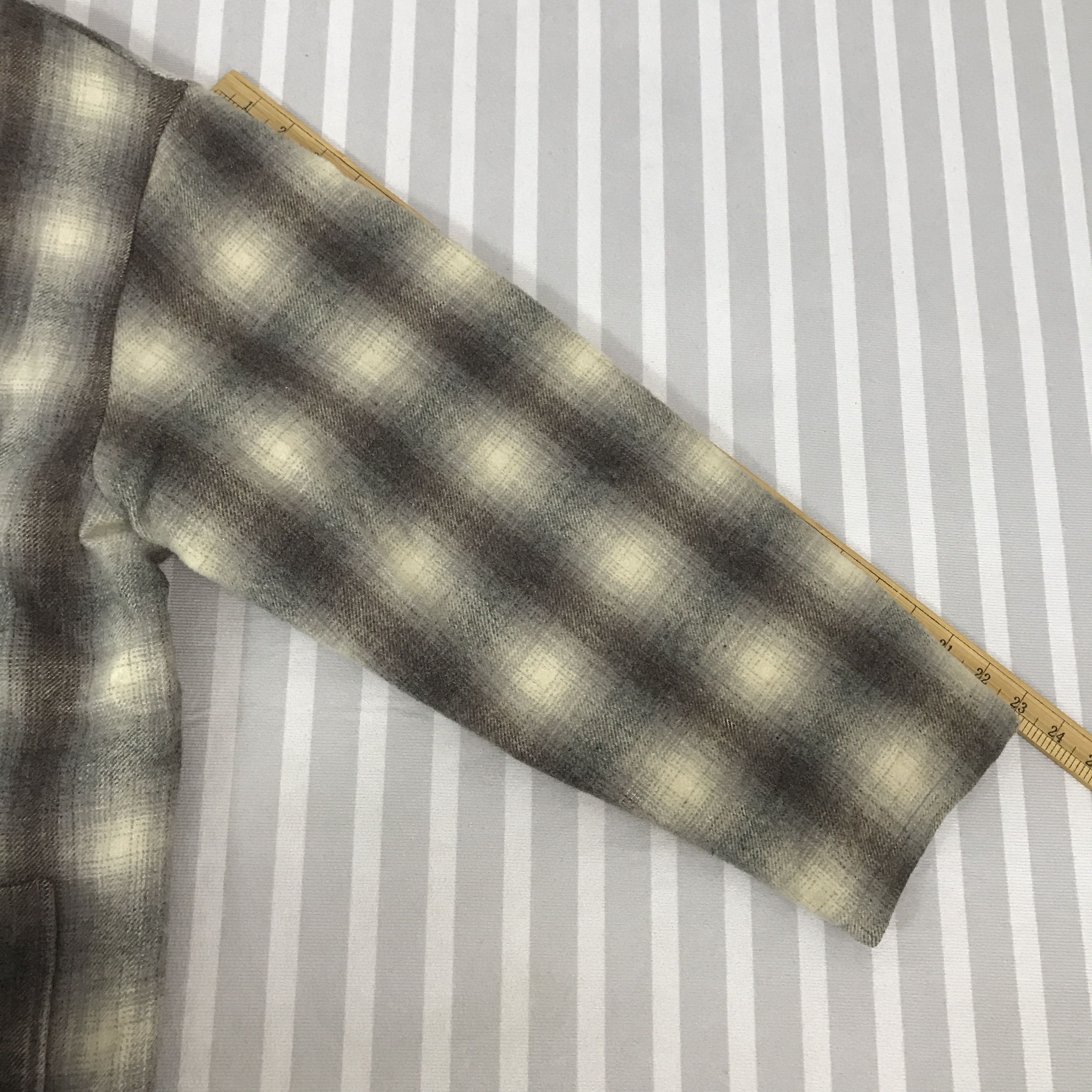 Uniqlo × Vintage Vintage 80s Uniqlo Tartan button Jacket Size US L / EU 52-54 / 3 - 6 Thumbnail