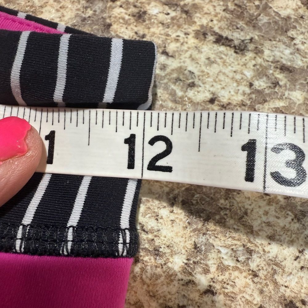 Lululemon Lululemon Black and Pink Leggings with Wide Waistband Size 26" / US 2 / IT 38 - 7 Thumbnail