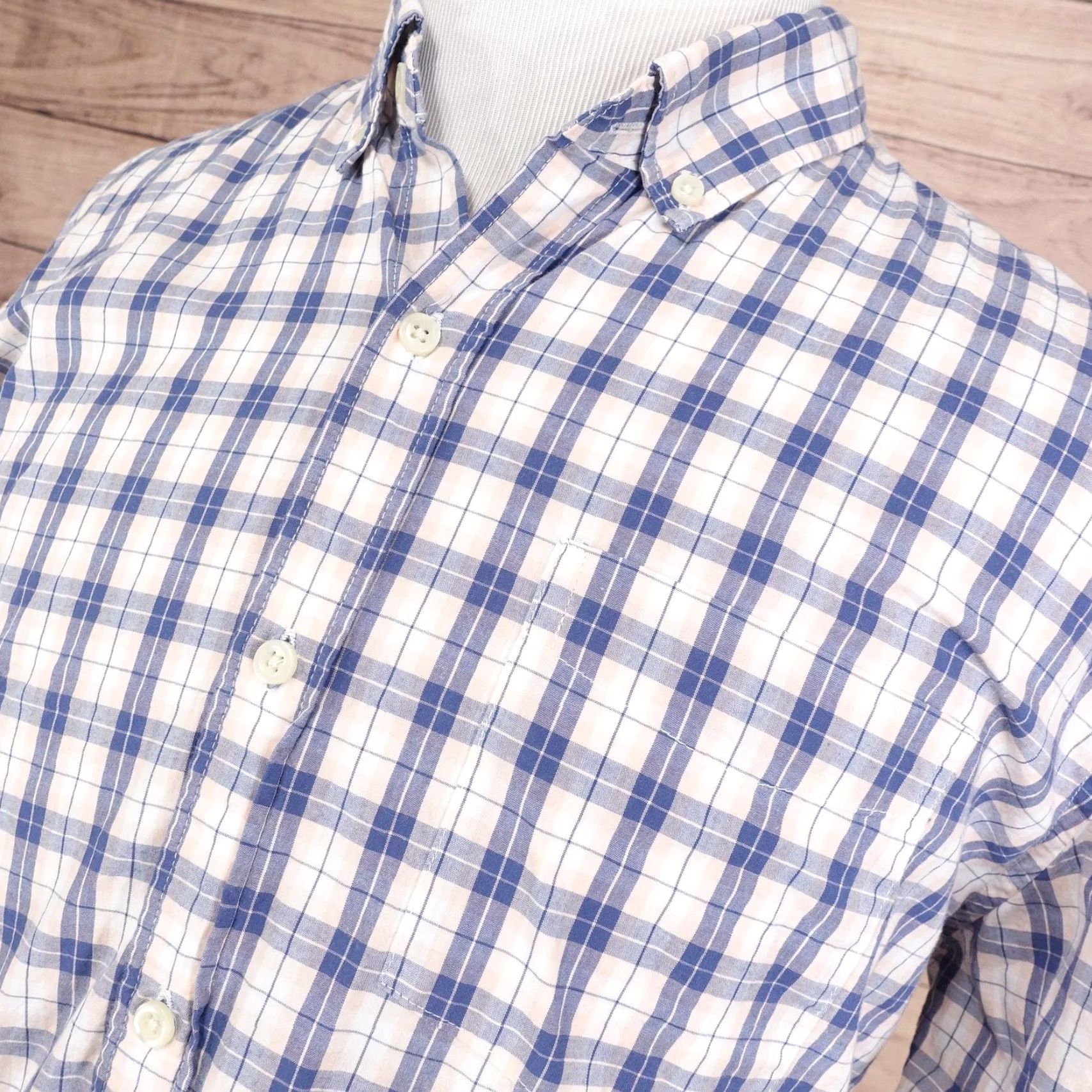 Gap Gap Shirt XL Mens Blue Plaid Short Sleeve Button-Down Cotton Casual Button-Up Regular Fit Pocketed Size US XL / EU 56 / 4 - 2 Thumbnail