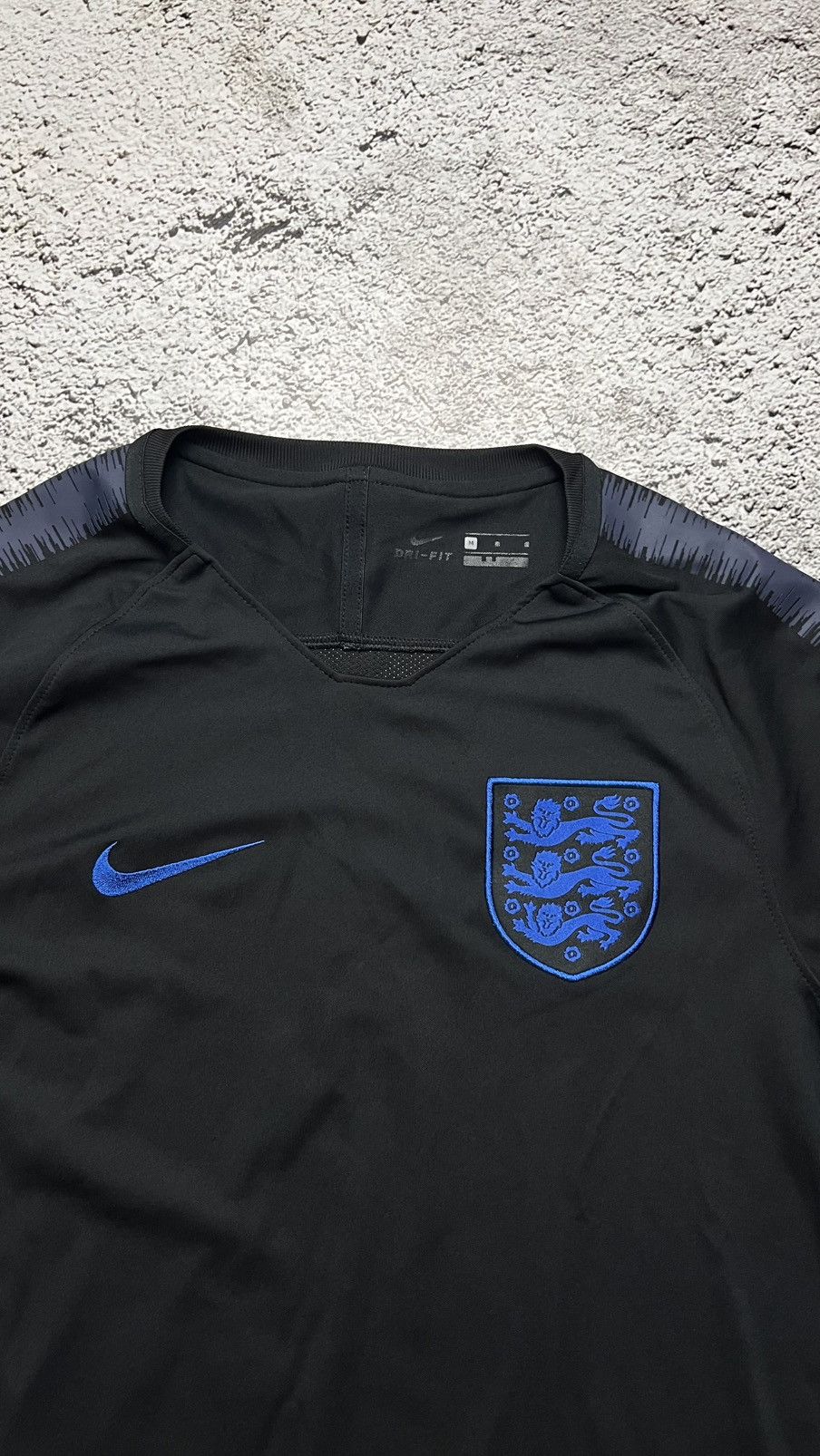 Nike 2018-2019 England national football team nike jersey Size US M / EU 48-50 / 2 - 3 Thumbnail