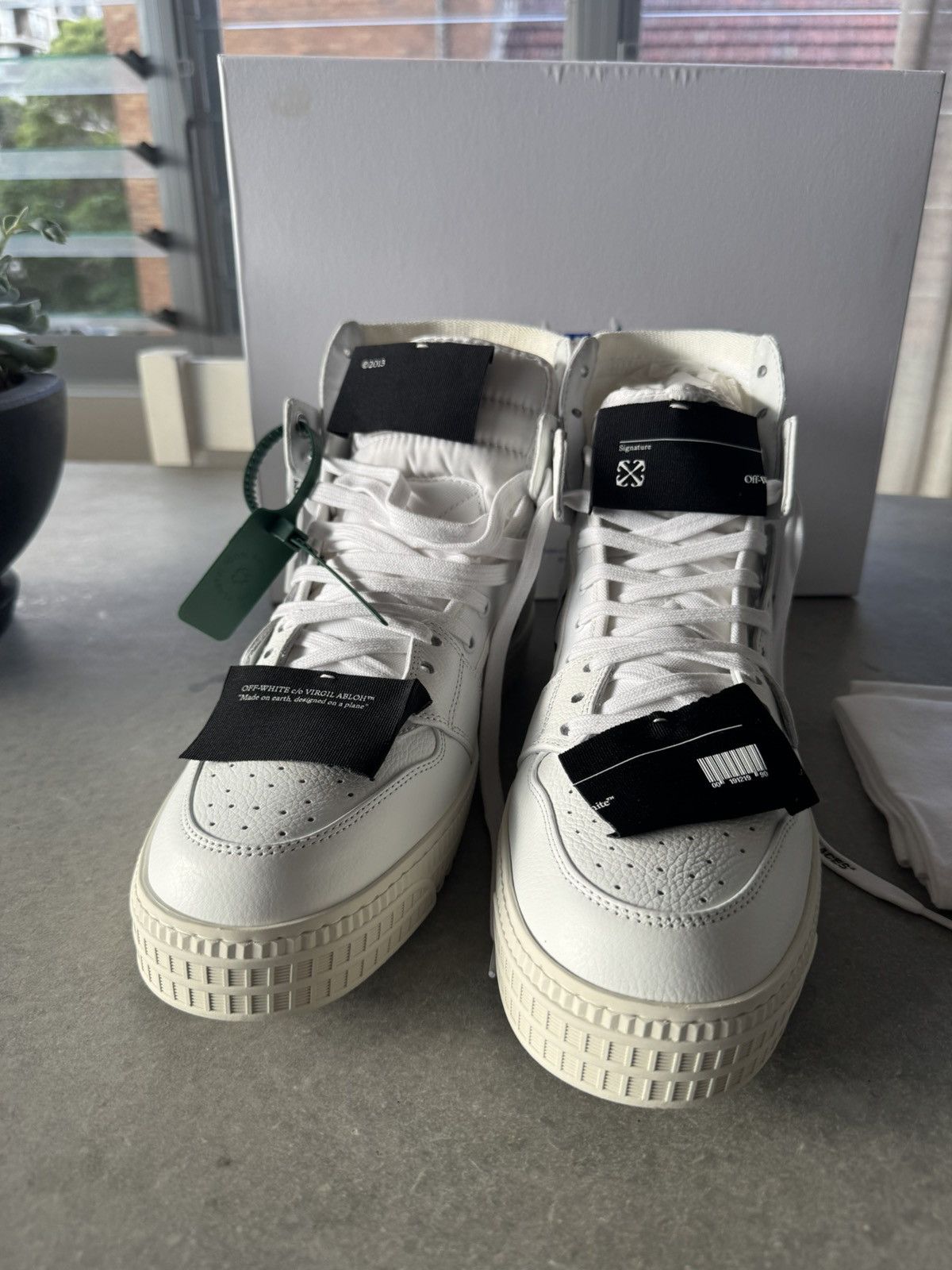 Off-White 3.0 OFF COURT CALF LEATHER WHITE BLACK Size US 13 / EU 46 - 2 Thumbnail