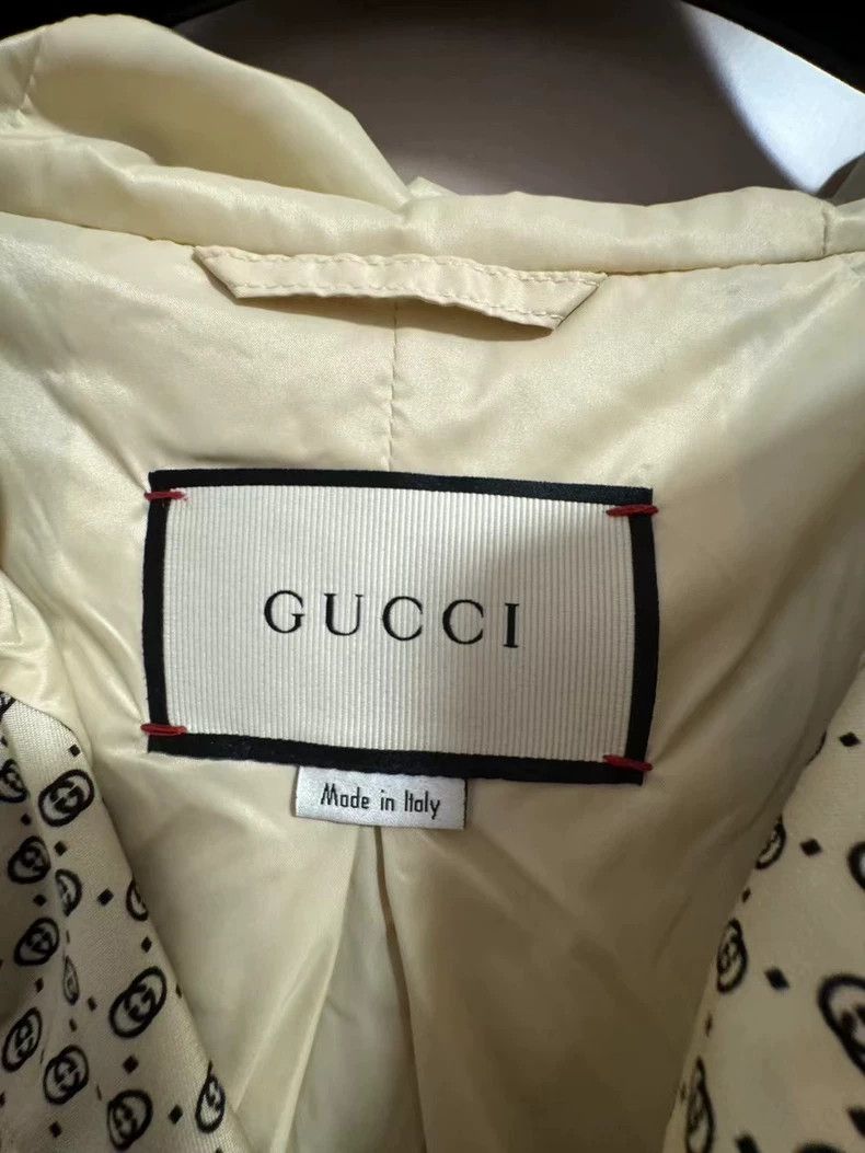 Gucci Gucci Size 38 Show floral rhinestone letter logo windbreake Size US S / EU 44-46 / 1 - 4 Thumbnail