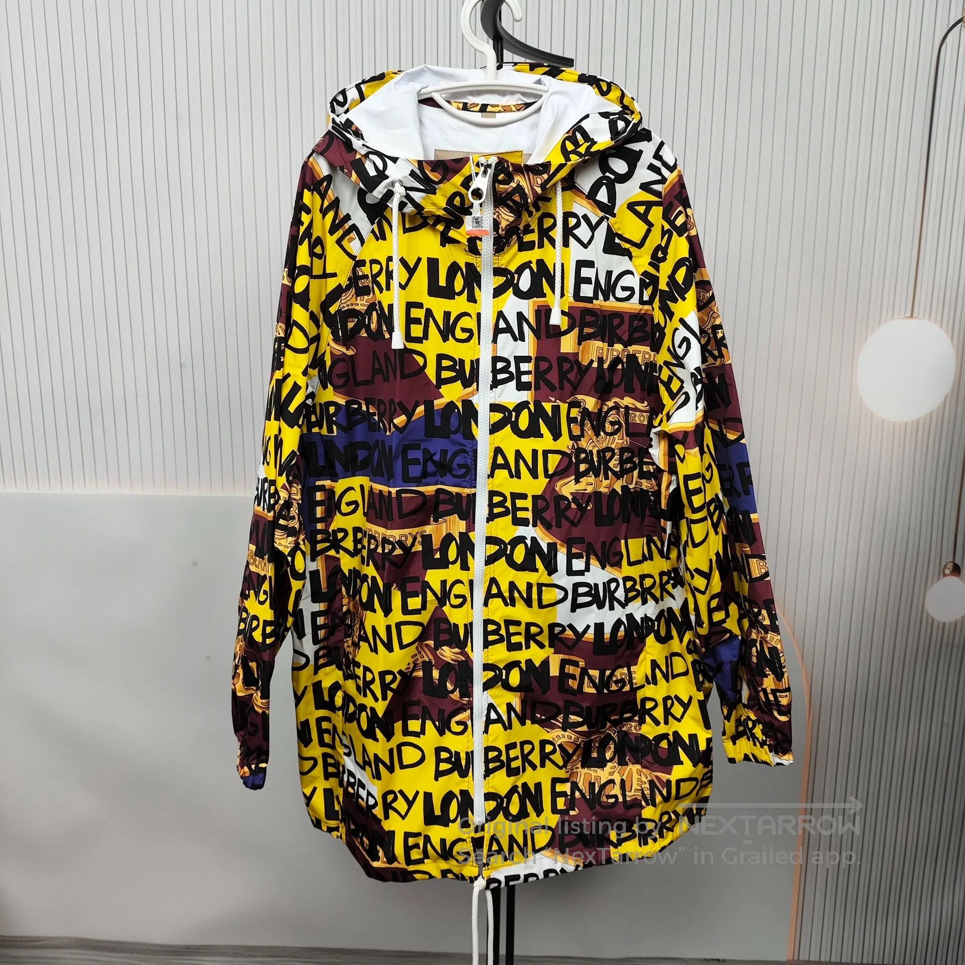 Burberry Burberry Yellow logo bullet jacket| Size US L / EU 52-54 / 3 - 1 Thumbnail