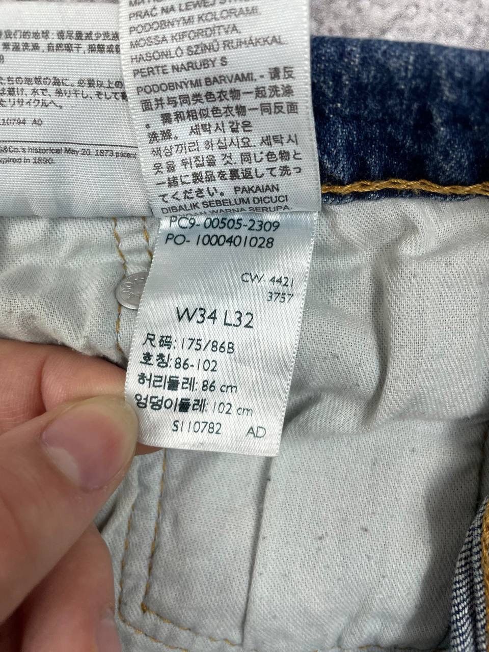 Levi's Levi's 501 Men Vintage Denim Jeans Straight Fit Blue SizeW34 Size US 34 / EU 50 - 8 Thumbnail