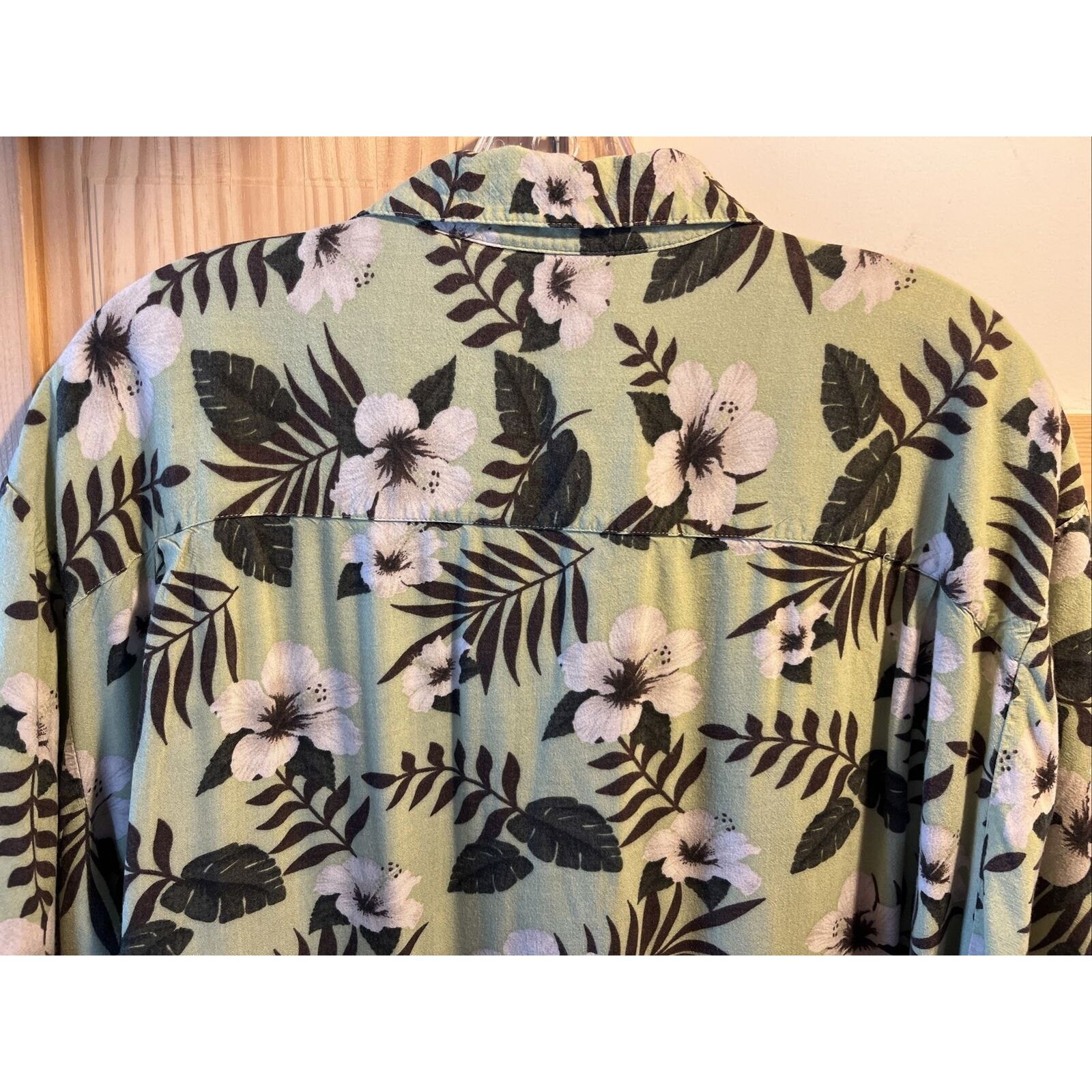 Puritan Puritan men’s xl Green Hawaiian Floral SS Button Rayon shirt Size US XL / EU 56 / 4 - 13 Thumbnail