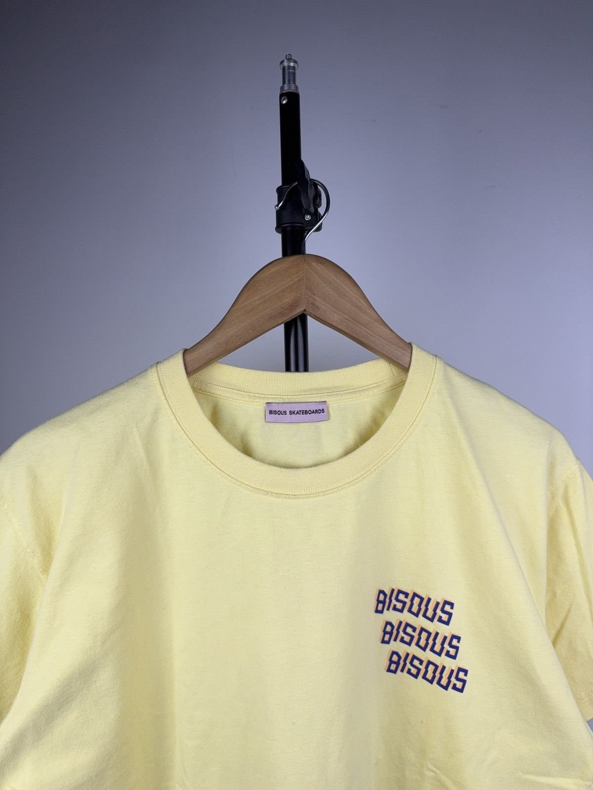 Japanese Brand Bisous France 00s Skateboards Sk8 Yellow Graphic Logo Tee Size US M / EU 48-50 / 2 - 4 Thumbnail