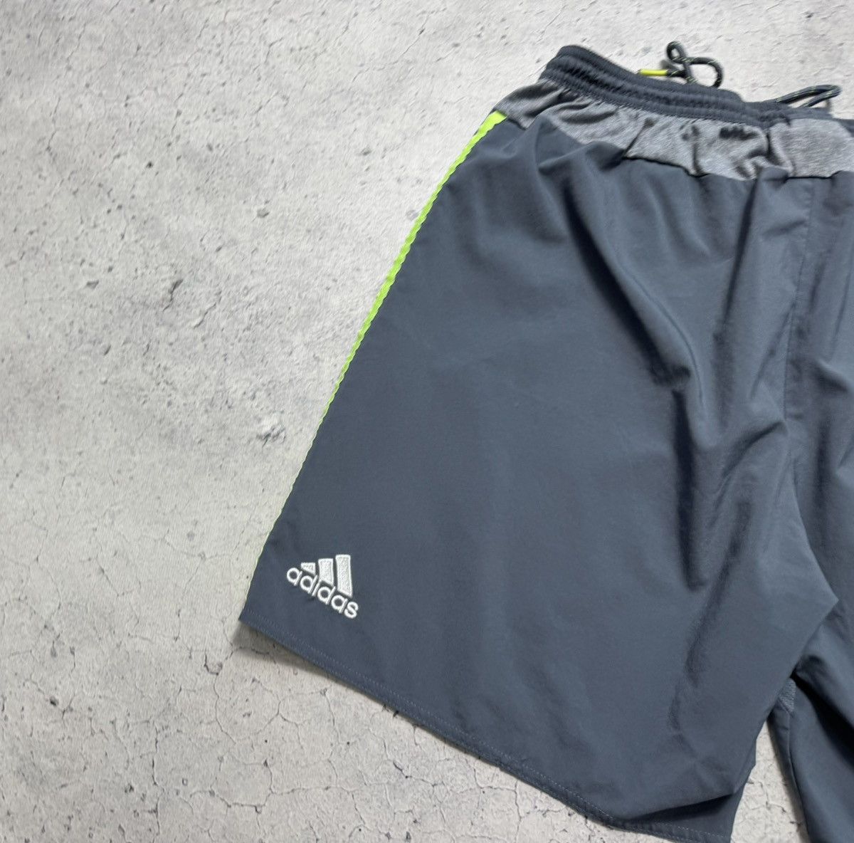 Adidas × Vintage Adidas FC Real Madrid Nylon Soccer Shorts Y2K Size US 34 / EU 50 - 6 Thumbnail