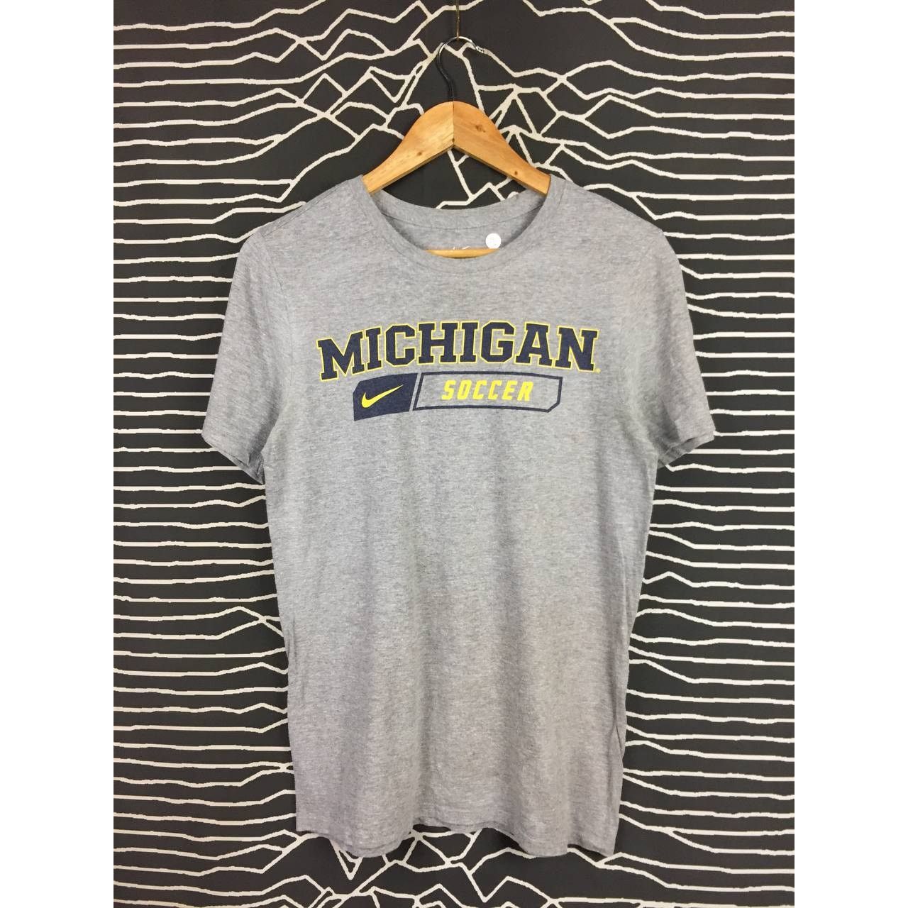 Nike Nike Michigan Wolverines Soccer Short Sleeve Tee Size US S / EU 44-46 / 1 - 1 Thumbnail