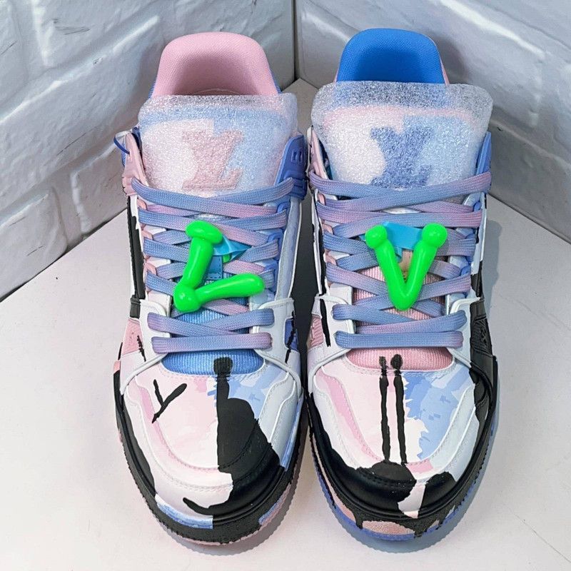 Louis Vuitton Louis Vuitton Trainer Low Top Sneakers with Colorful Graffi Size US 9 / EU 42 - 1 Thumbnail