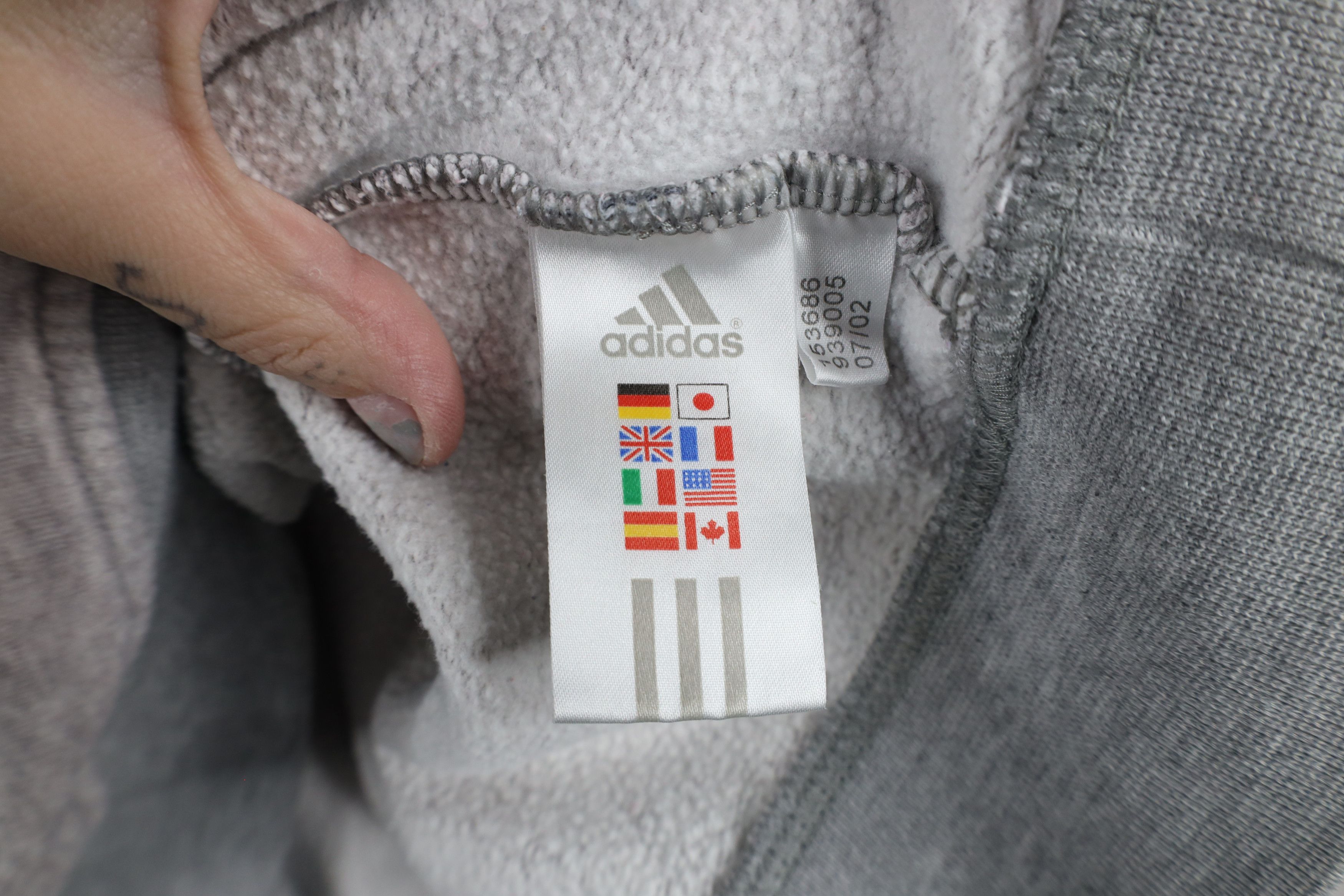 Adidas × Vintage Vintage Adidas Spell Out Striped Crewneck Sweatshirt Gray Size US L / EU 52-54 / 3 - 10 Thumbnail