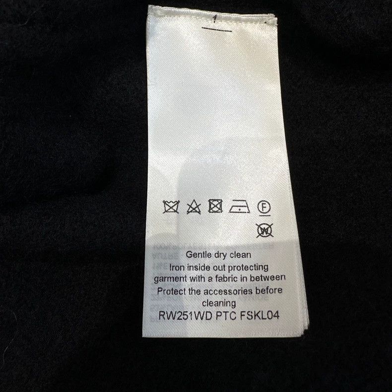 Louis Vuitton Louis Vuitton 25 black logo intarsia wool crewneck long-sl Size US L / EU 52-54 / 3 - 8 Thumbnail