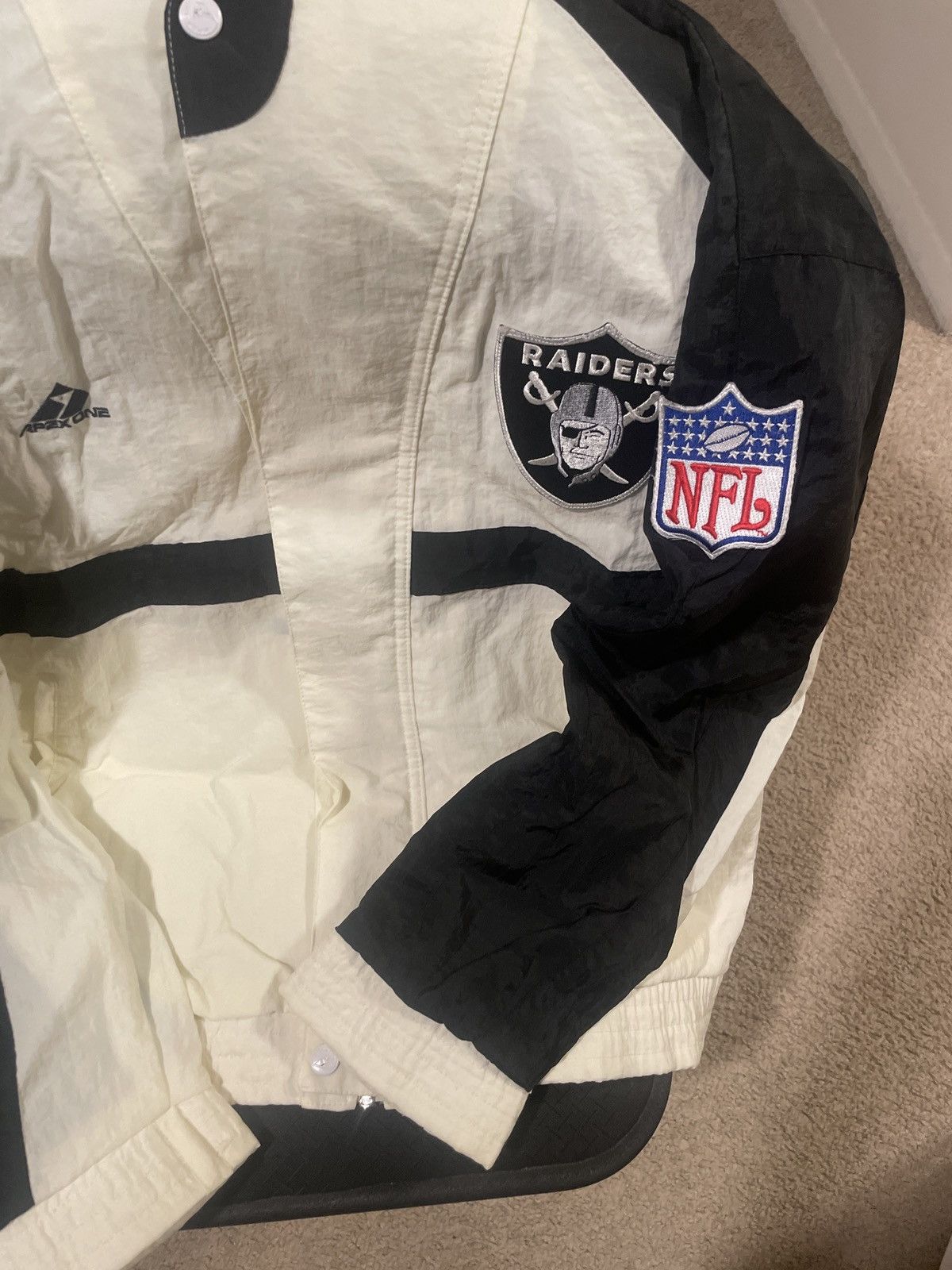 Apex One × NFL × Vintage 90s Raiders NFL Jacket Size US M / EU 48-50 / 2 - 2 Thumbnail