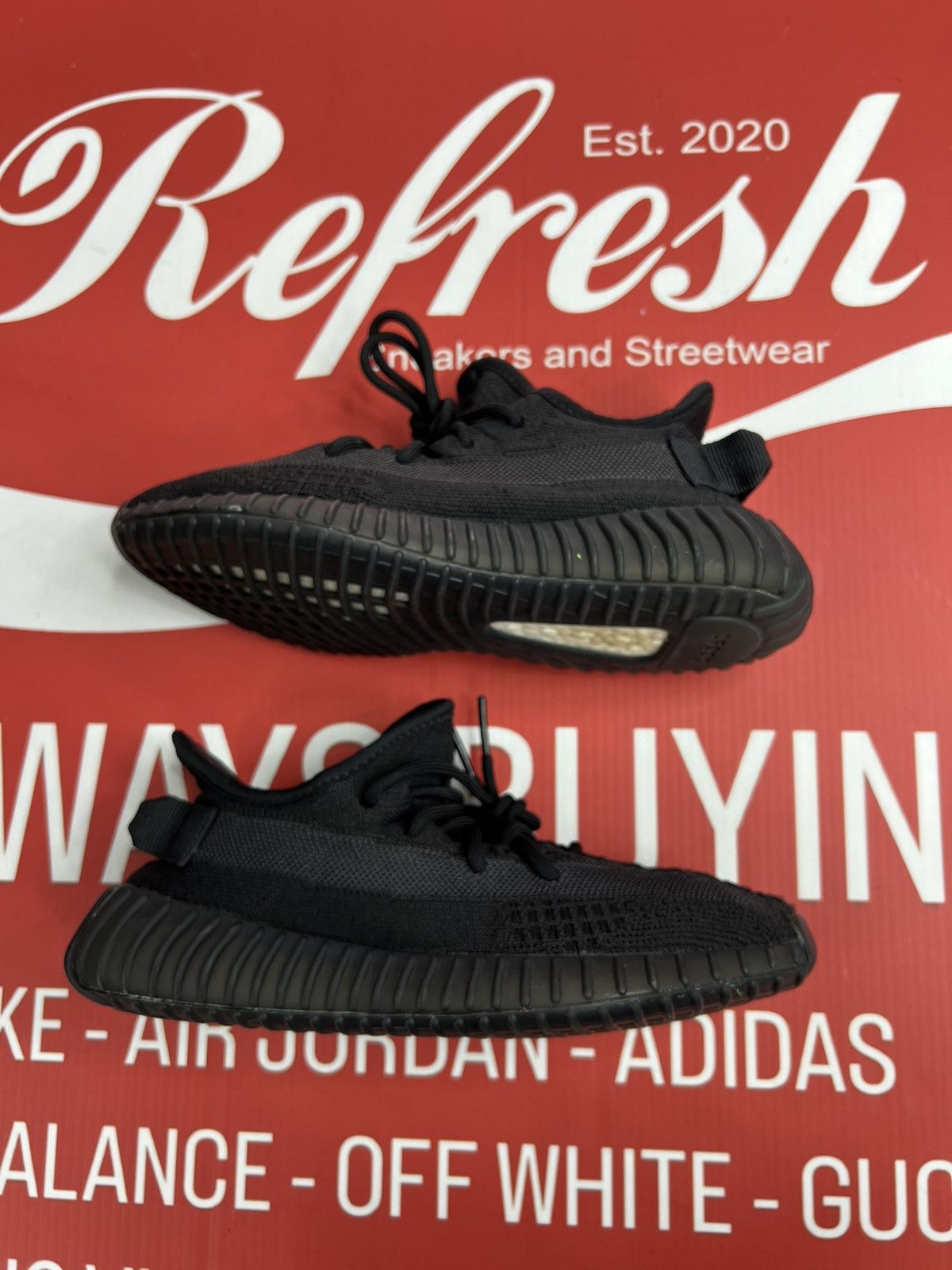 Adidas Adidas Yeezy 350 Boost Onyx Size 6.5Y (HQ4540) Size US 6.5 / EU 39-40 - 2 Thumbnail