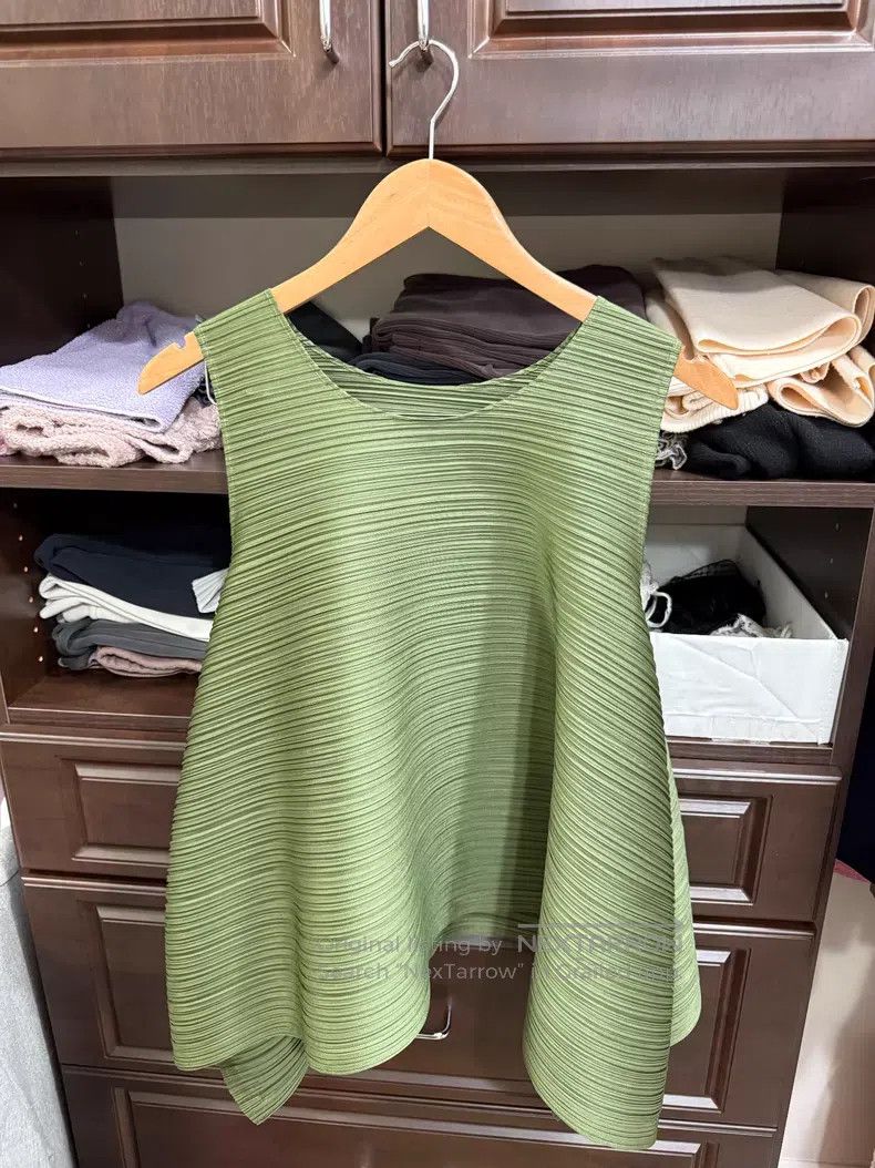 Issey Miyake Issey Miyake Green Vest Size L / US 10 / IT 46 - 1 Thumbnail